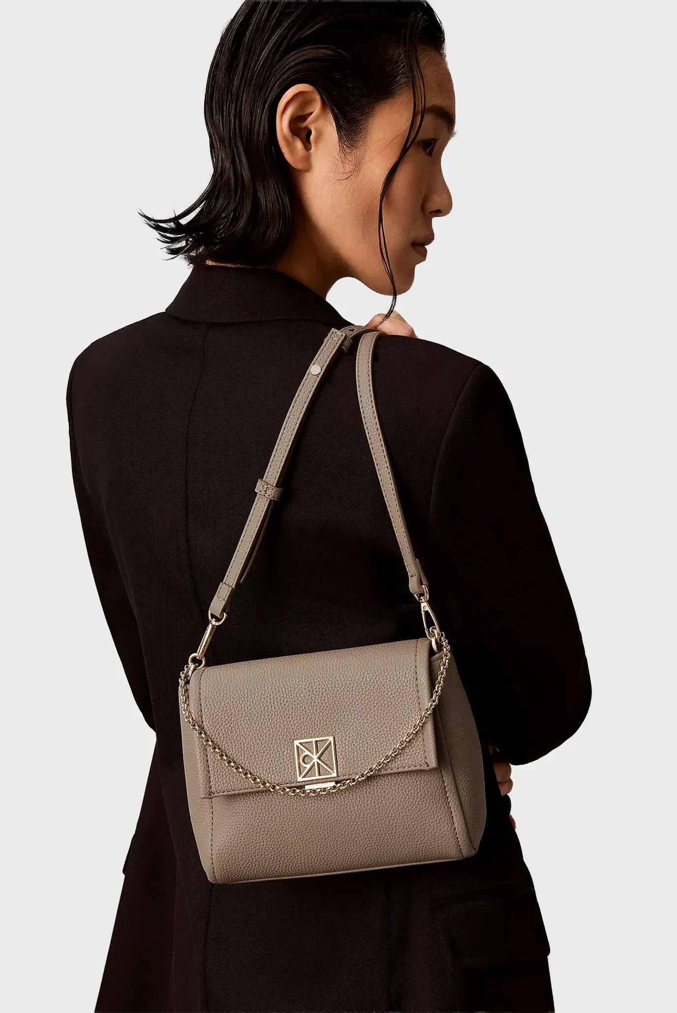 Сумка EMBLEM HW PEBBLE CROSSBODY 20 2