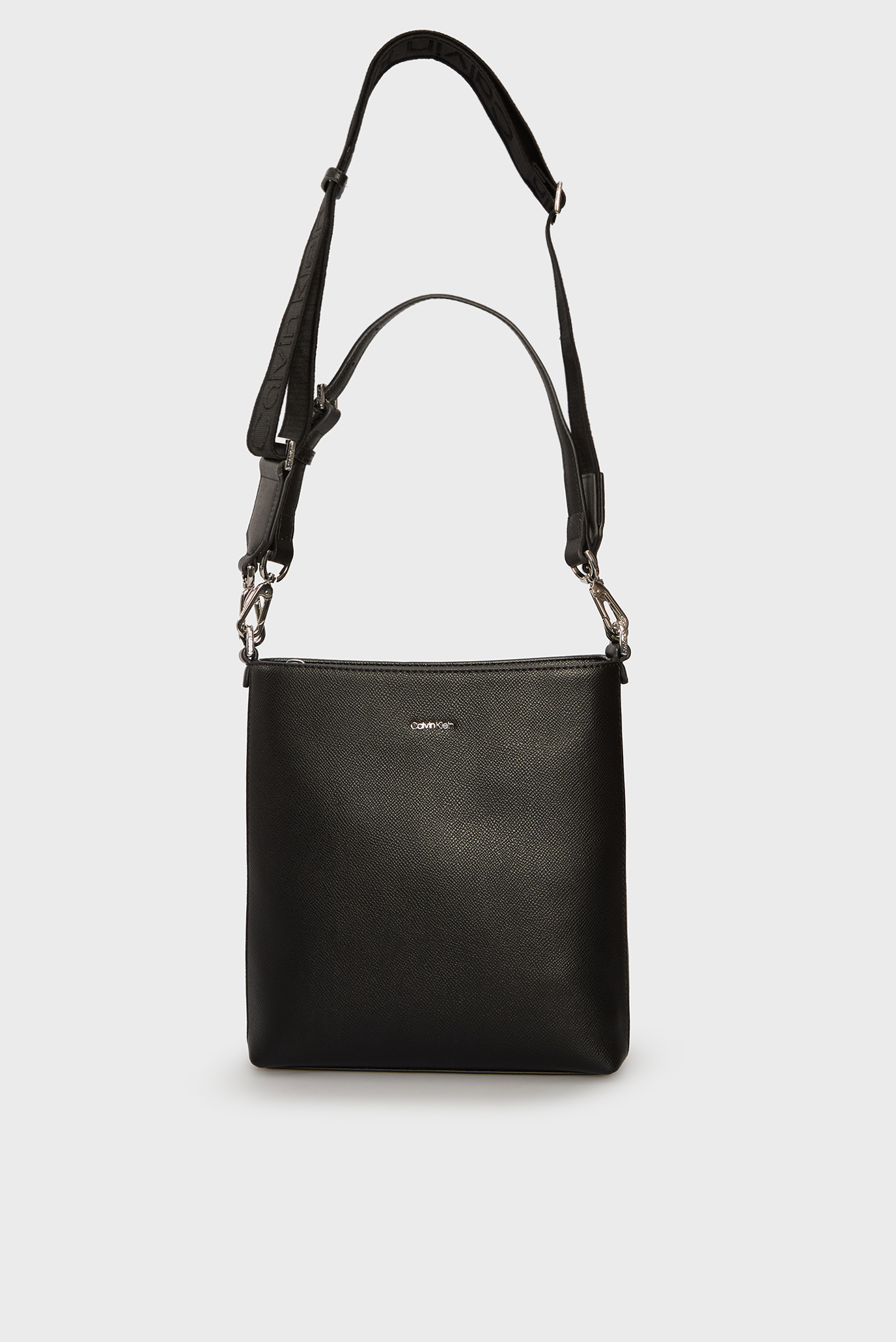 Женская черная сумка CK MUST SMALL BUCKET_CAVIAR 5