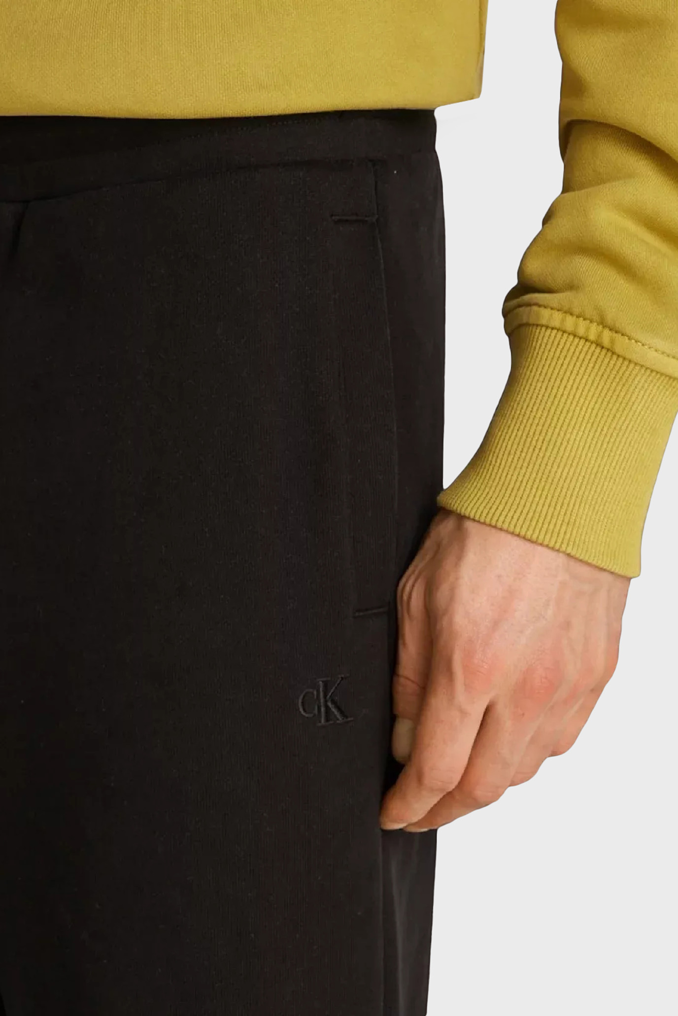 Мужские черные спортивные брюки HEAVYWEIGHT CK EMBROCalvin Klein Jeans Мужские черные спортивные брюки HEAVYWEIGHT CK EMBRO 2