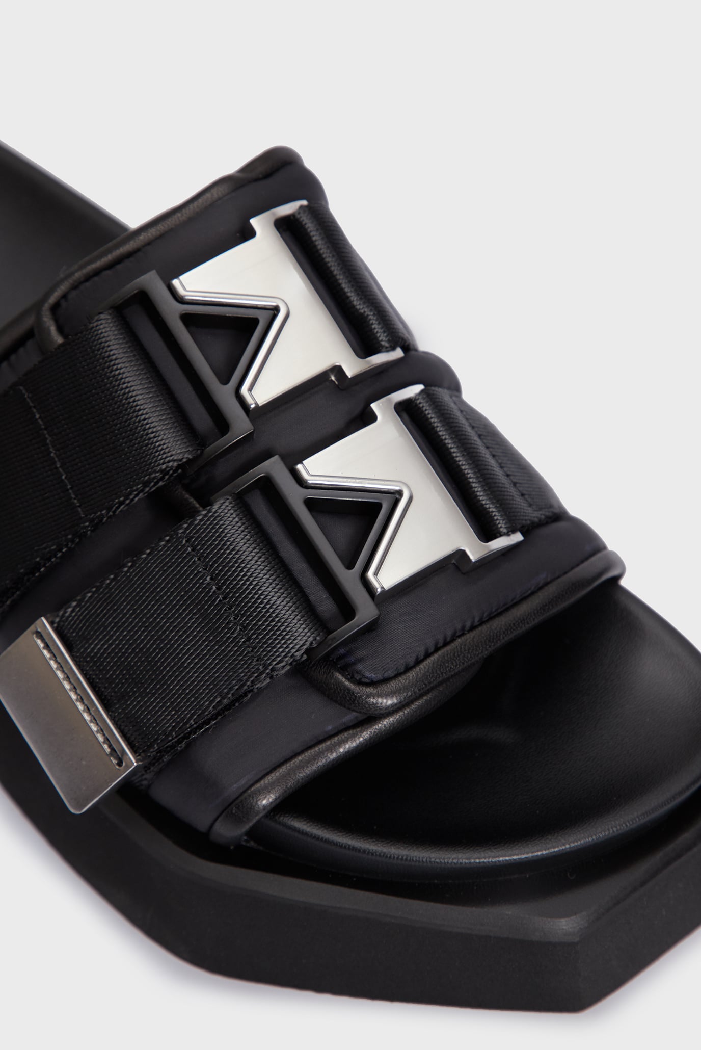 Женские черные слайдеры Jane 7