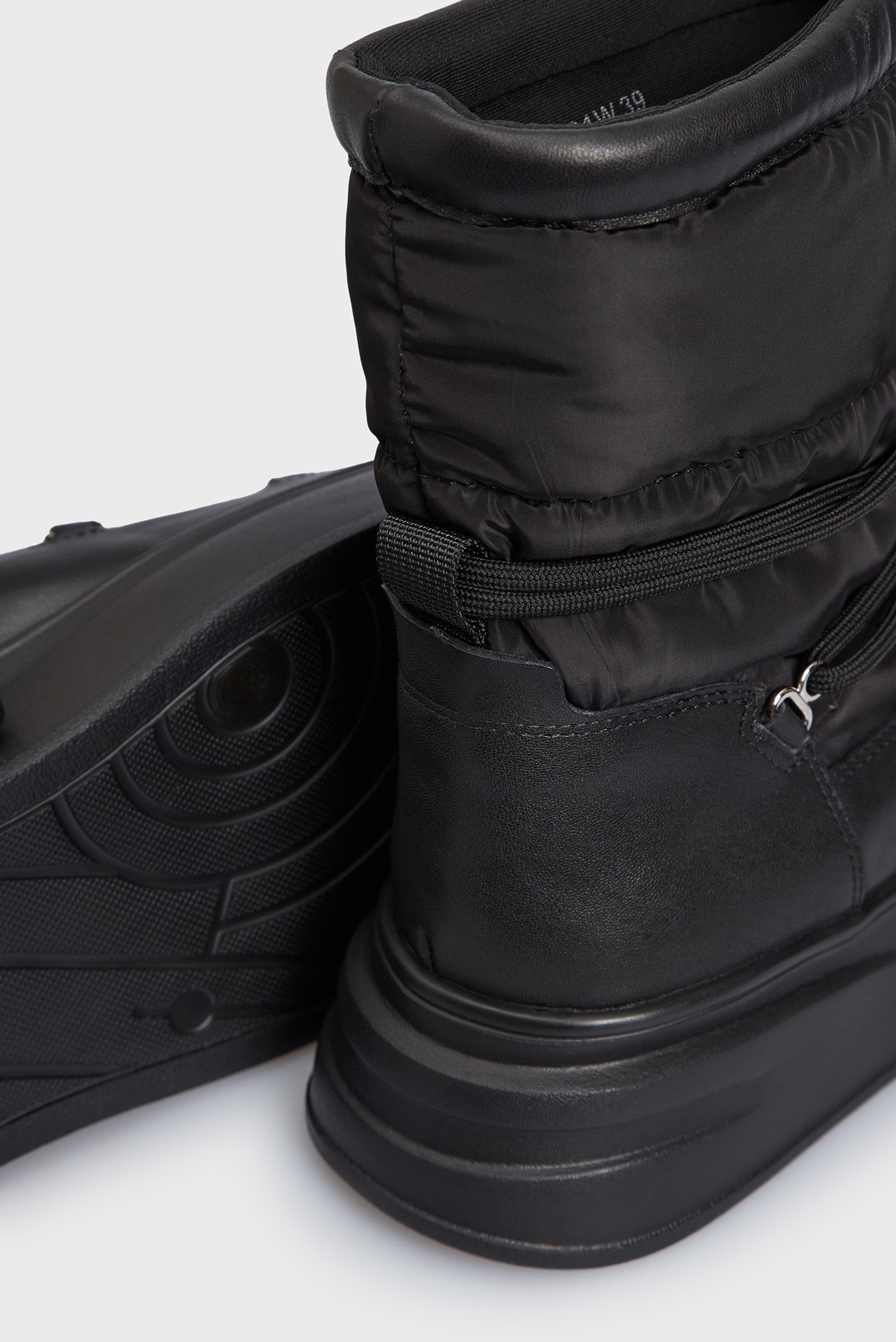 Женские черные дутики Alyssum 5