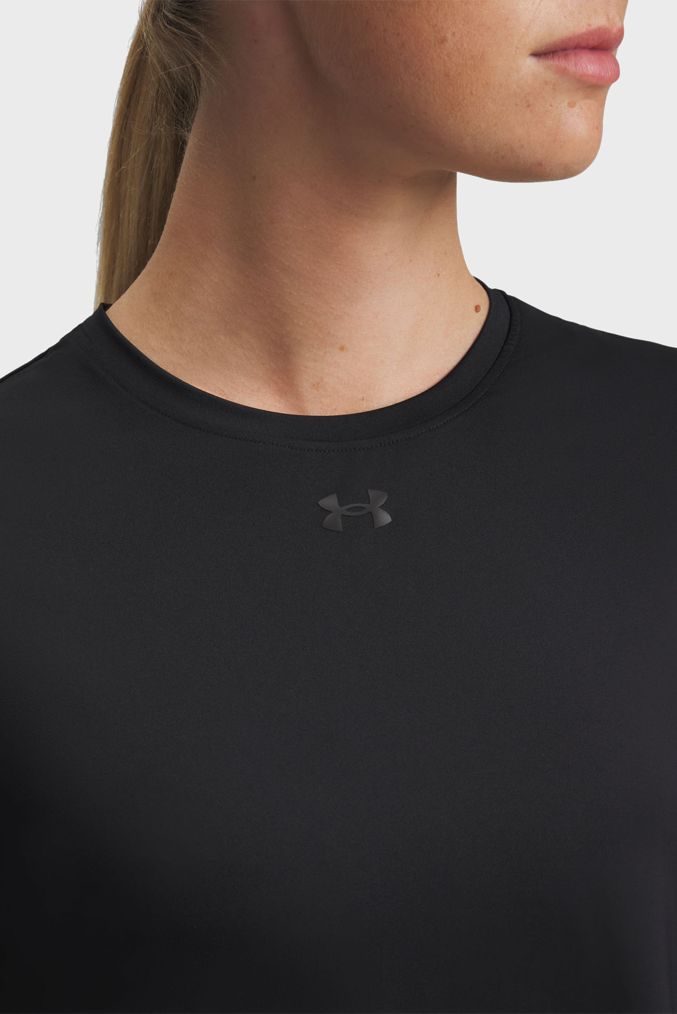 Женская черная футболка UA Launch Elite Shortsleeve 3