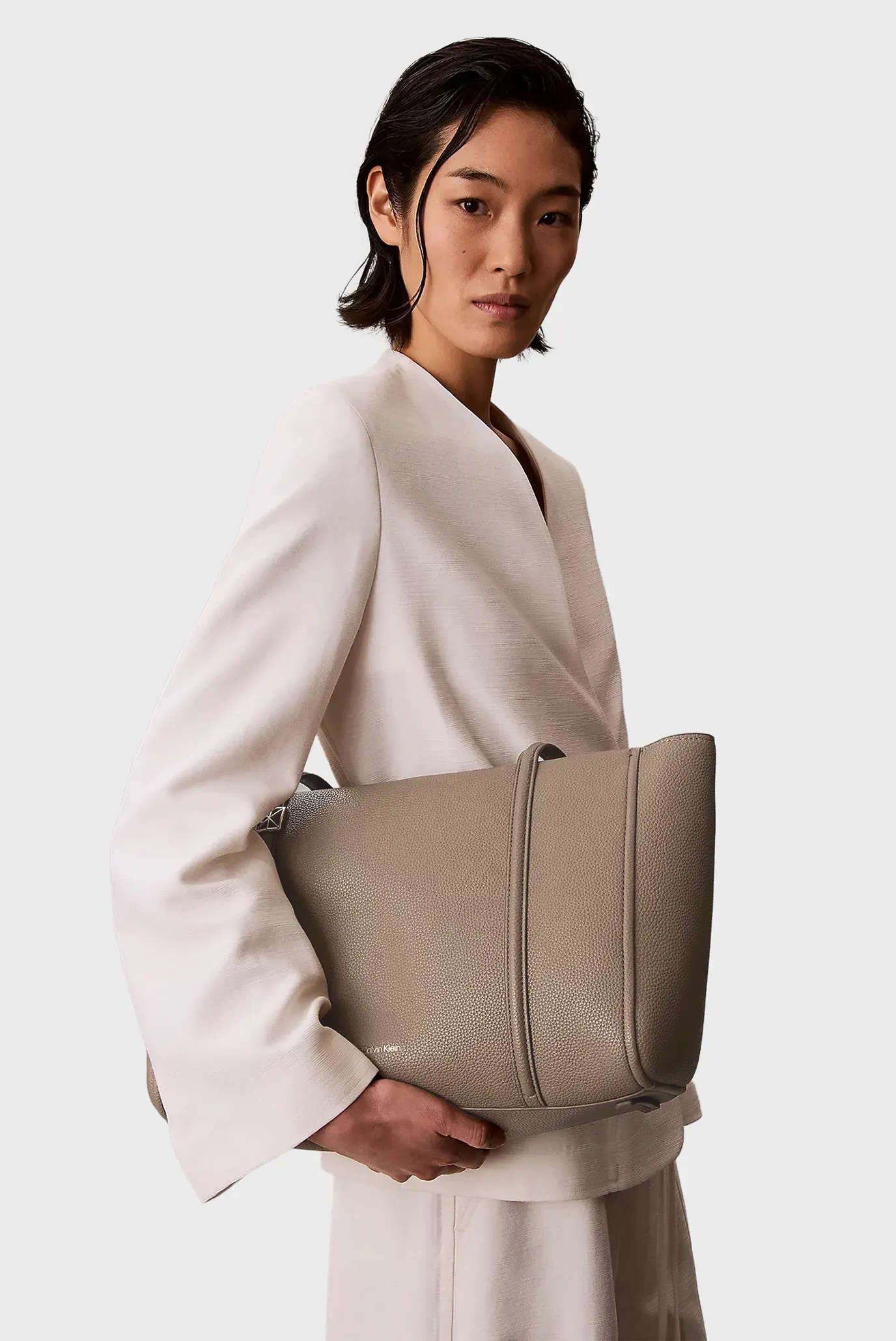 Сумка EMBLEM HW PEBBLE TOTE 2