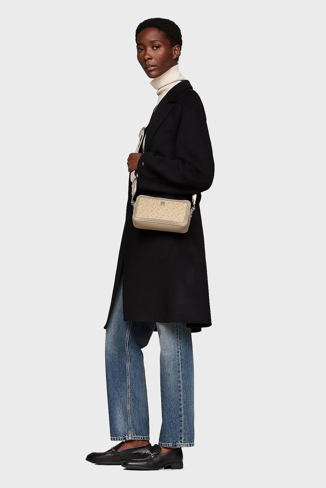 Женская бежевая сумка с узором TH MONOPLAY LEATHER CAMERA BAG 2