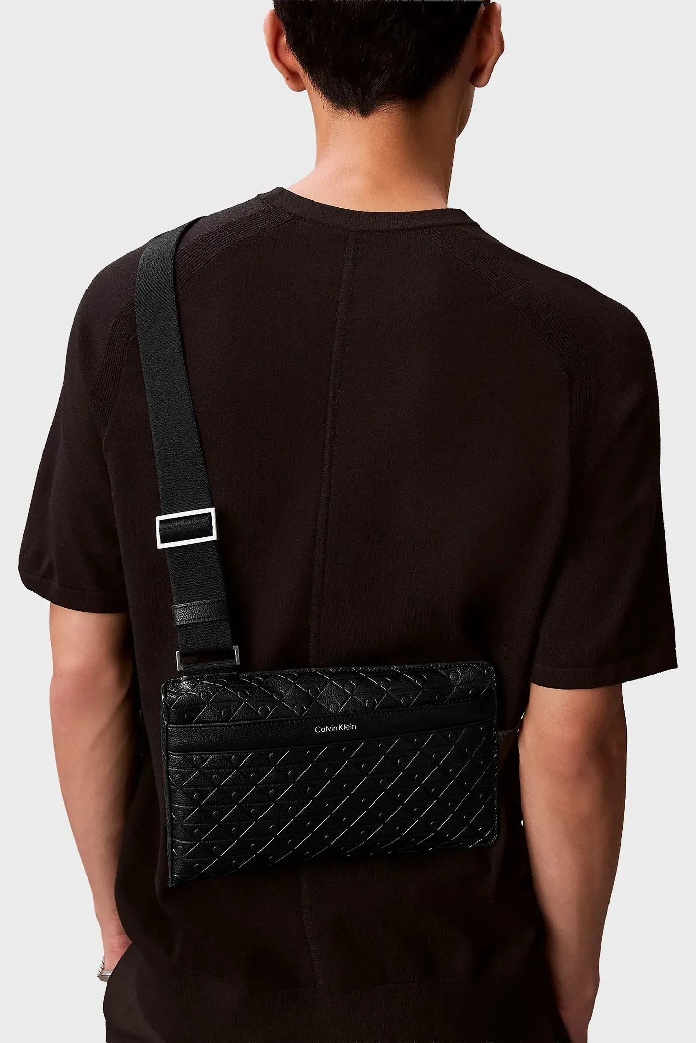 Сумка/EMBLEM AOP EMBOSS SQUARE SLING 2