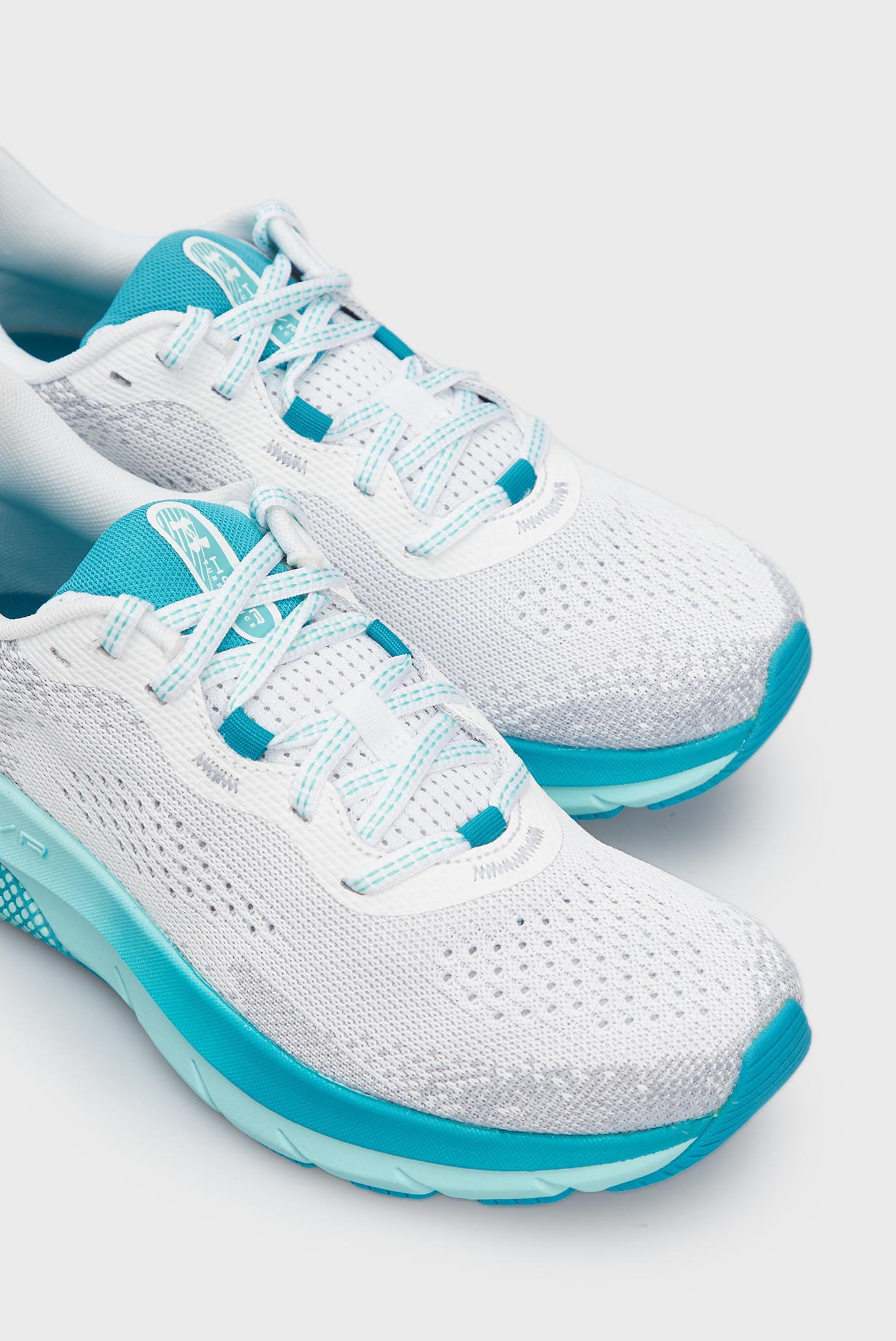 Женские белые кроссовки UA W HOVR Turbulence 2 2