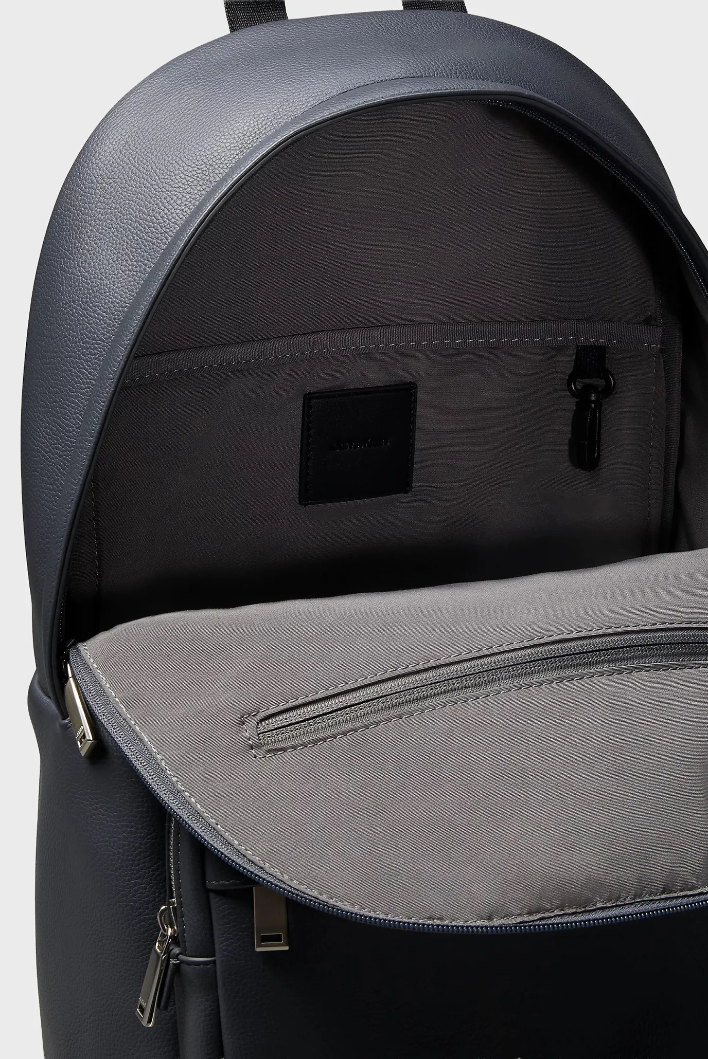 Рюкзак RAISED ROUND BACKPACK 4