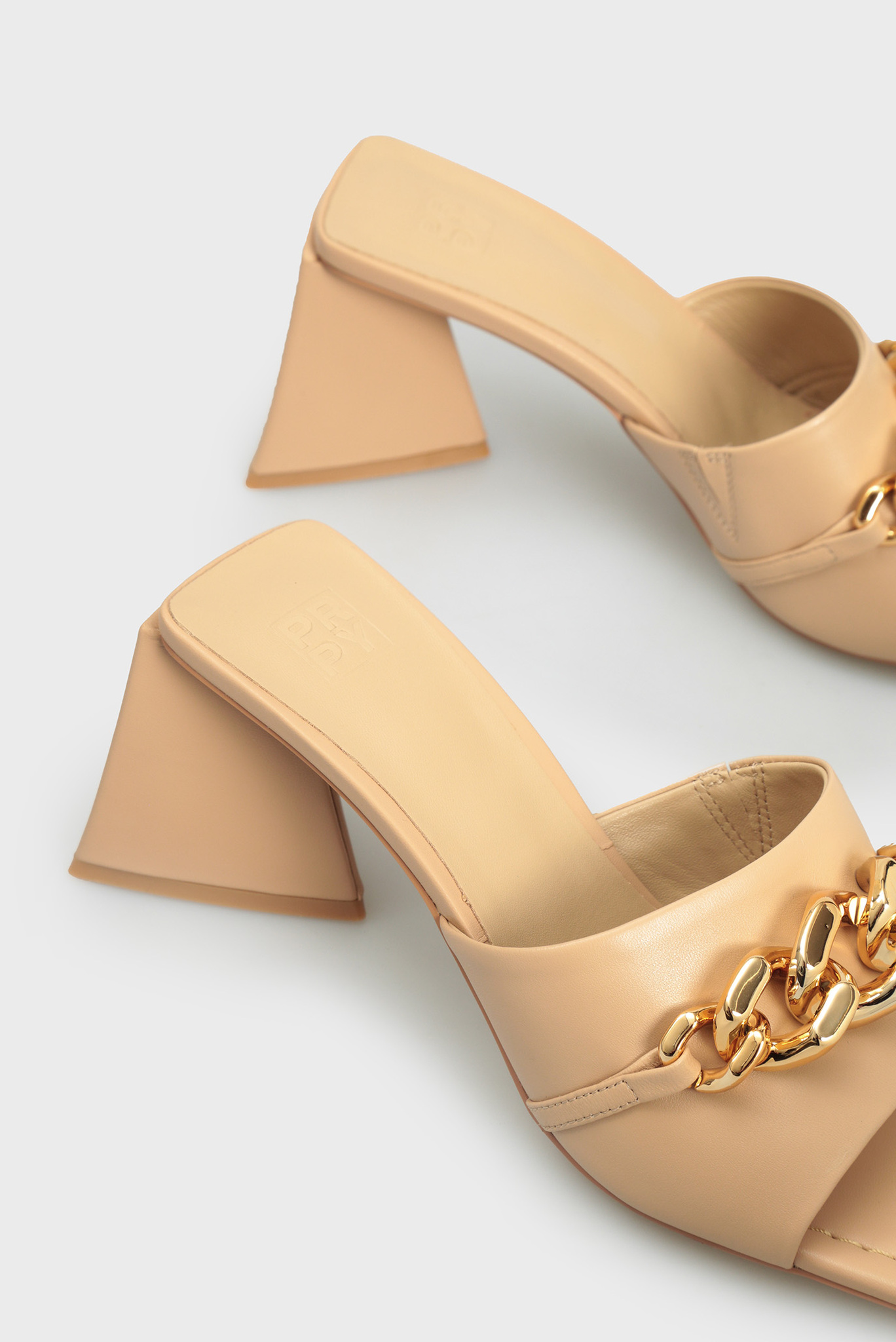 Женские бежевые кожаные мюли Venera 5