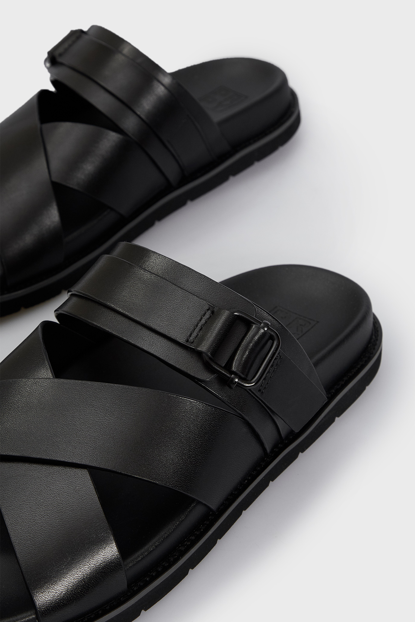 Мужские черные кожаные слайдеры 7