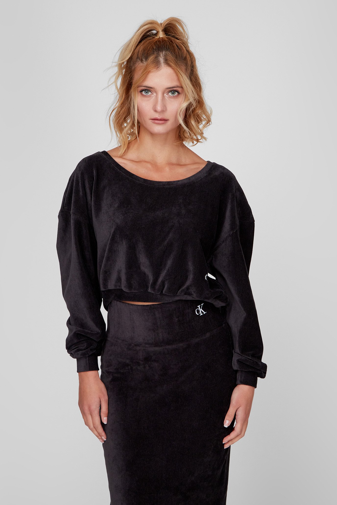 Женский черный вельветовый свитшот 4