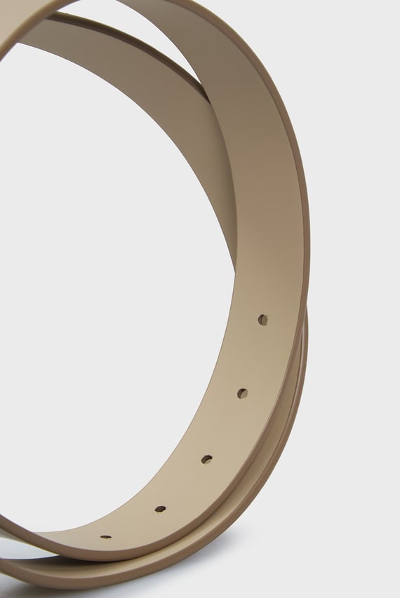 Женский бежевый кожаный ремень CK METAL LOOP RND BUCKLE 3.0
