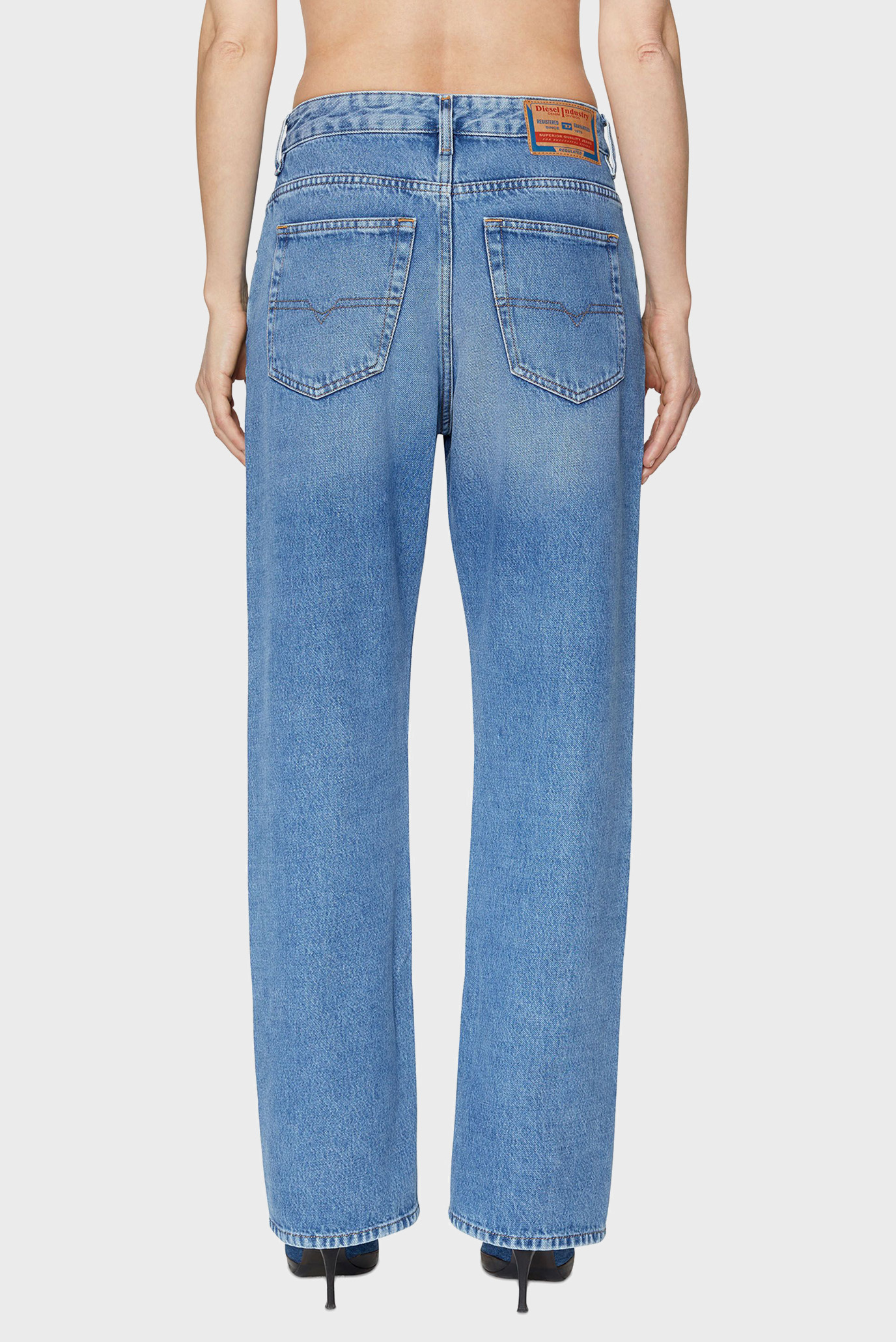 Женские голубые джинсы 1999 4