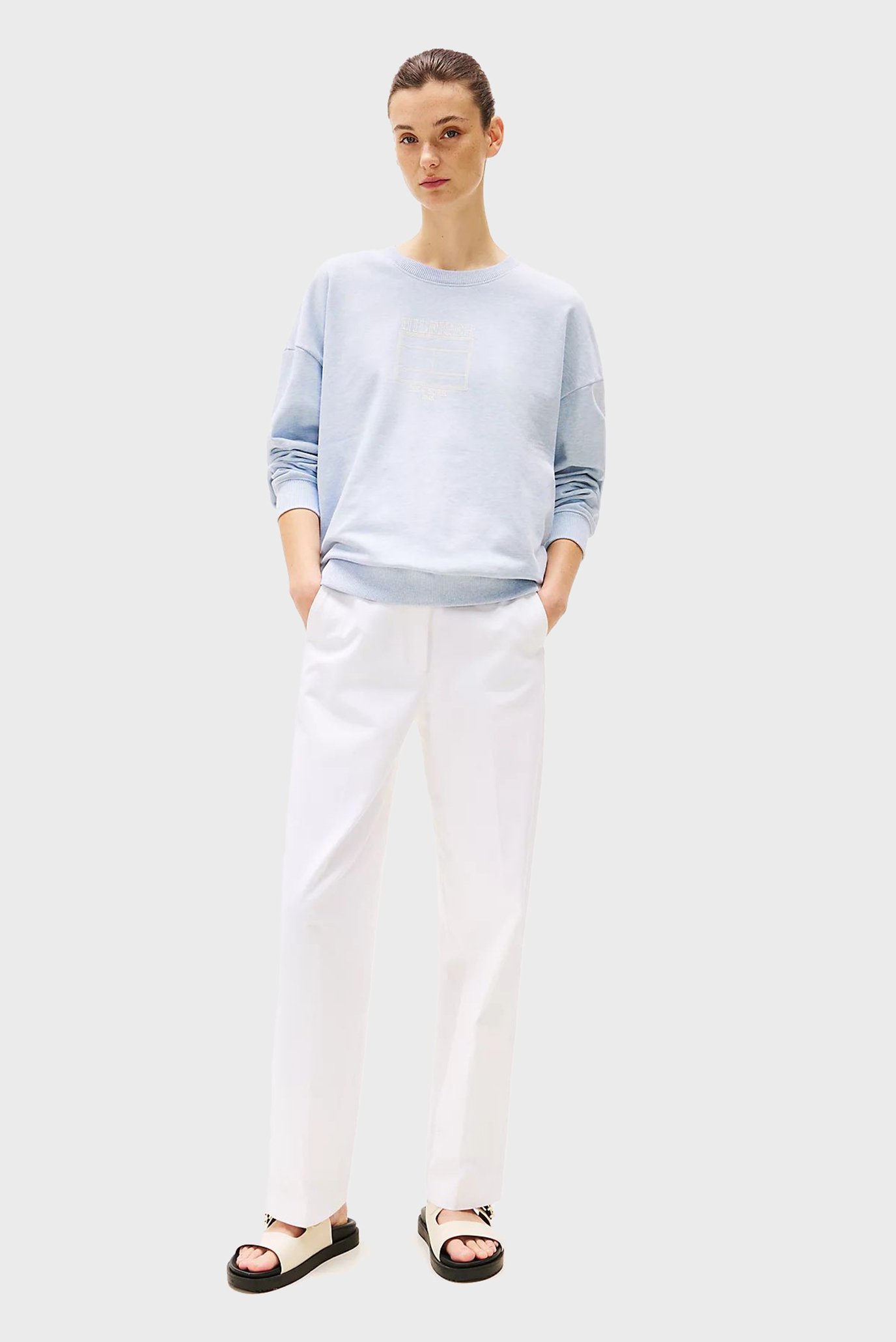 Женский голубой свитшот BOXY OUTLINE FLAGTommy Hilfiger Женский голубой свитшот BOXY OUTLINE FLAG 2