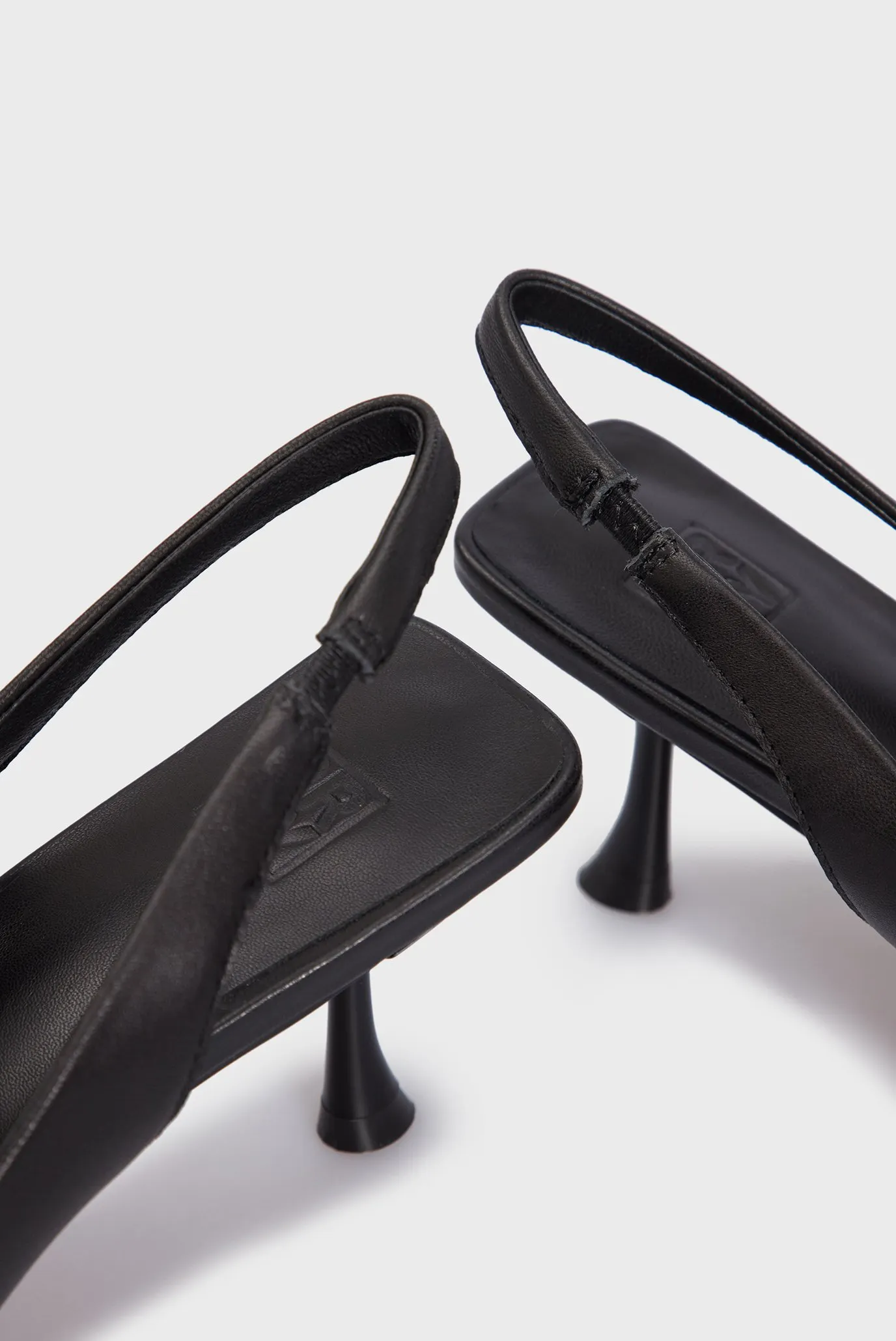 Женские черные слингбэки Violette 5