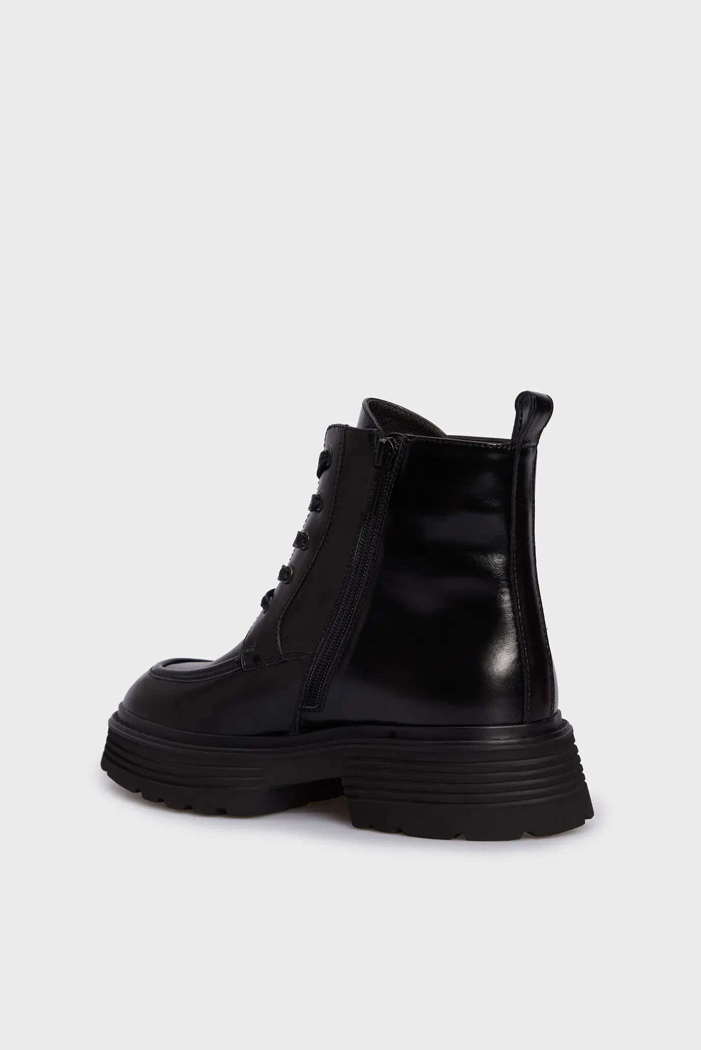 Женские черные кожаные ботинки Runi 5