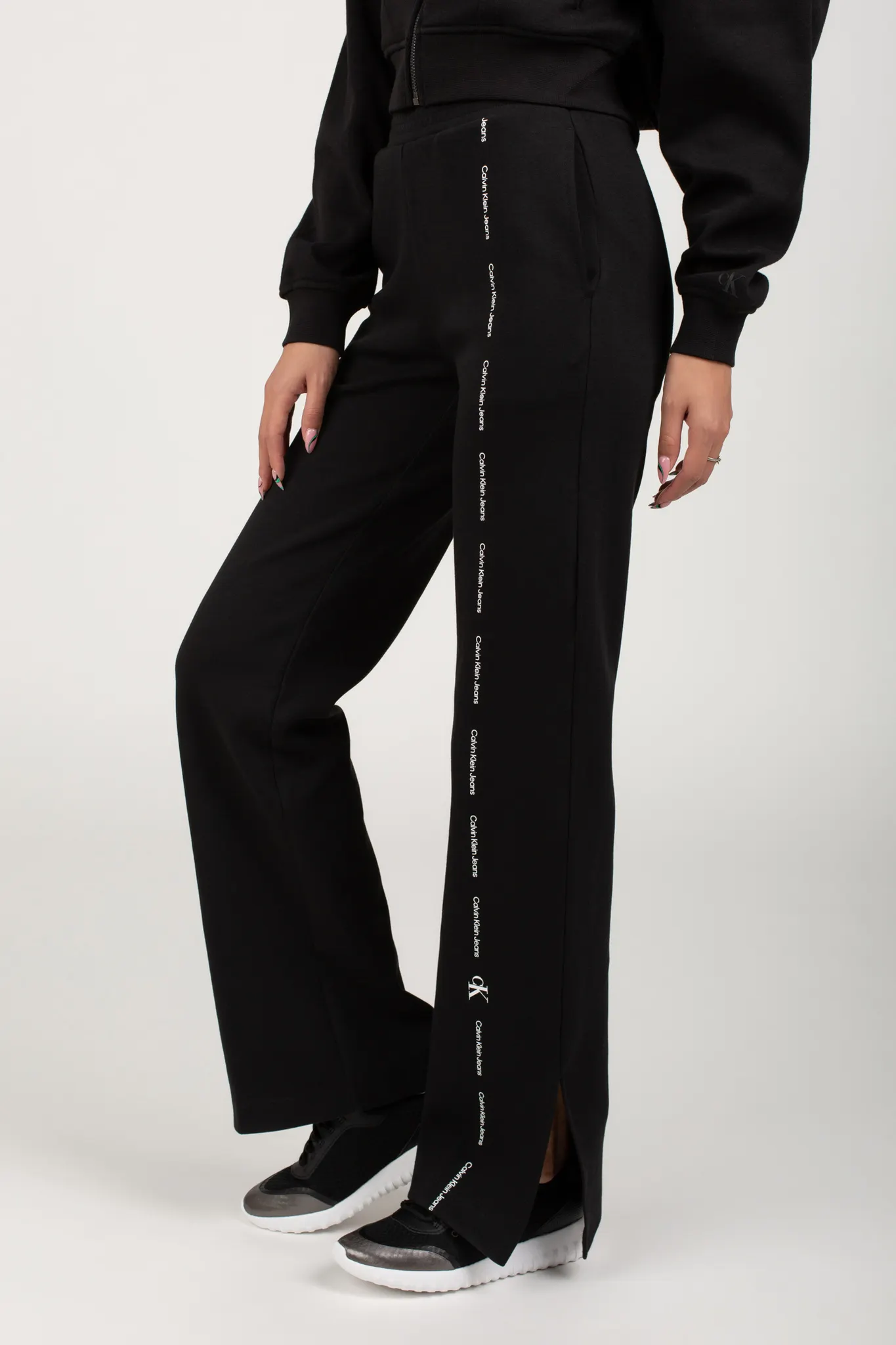 Женские черные спортивные брюки 6