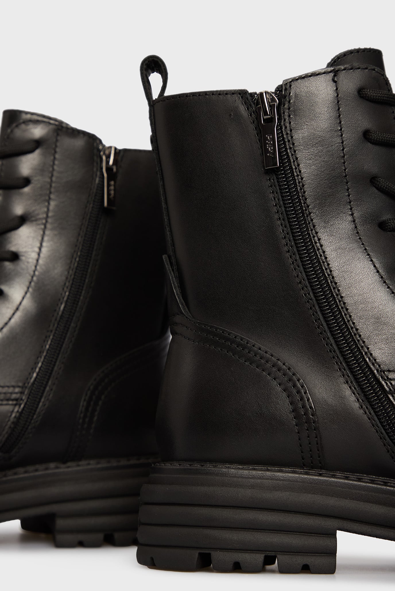 Женские черные кожаные ботинки Paloma 4