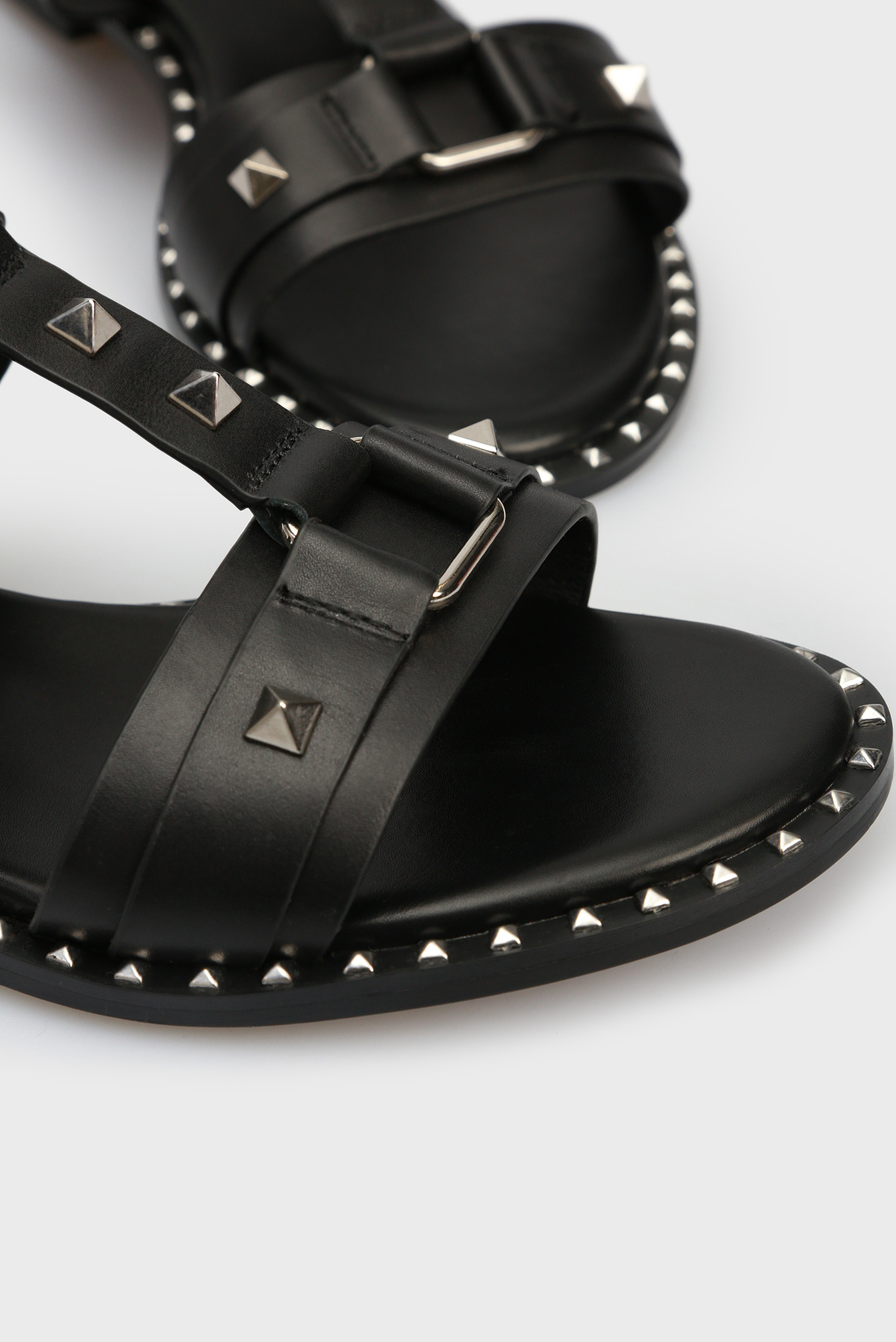 Женские черные кожаные сандалии 2