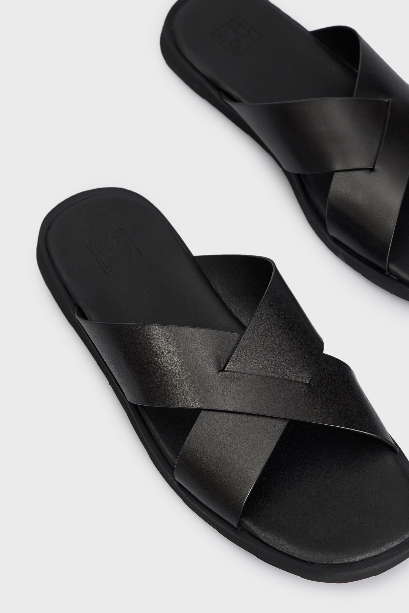 Мужские черные кожаные слайдеры 2