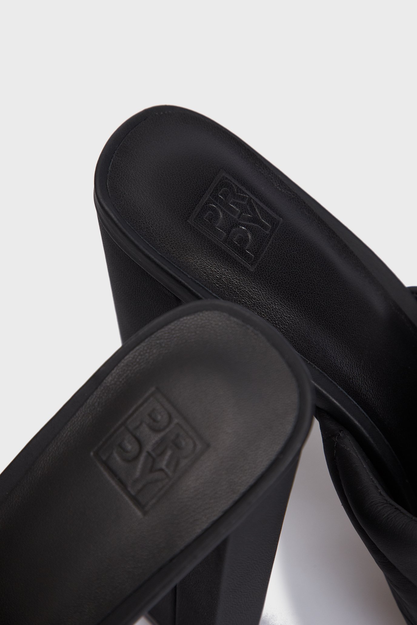 Женские черные кожаные босоножки FranciePRPY Женские черные кожаные босоножки Francie 9