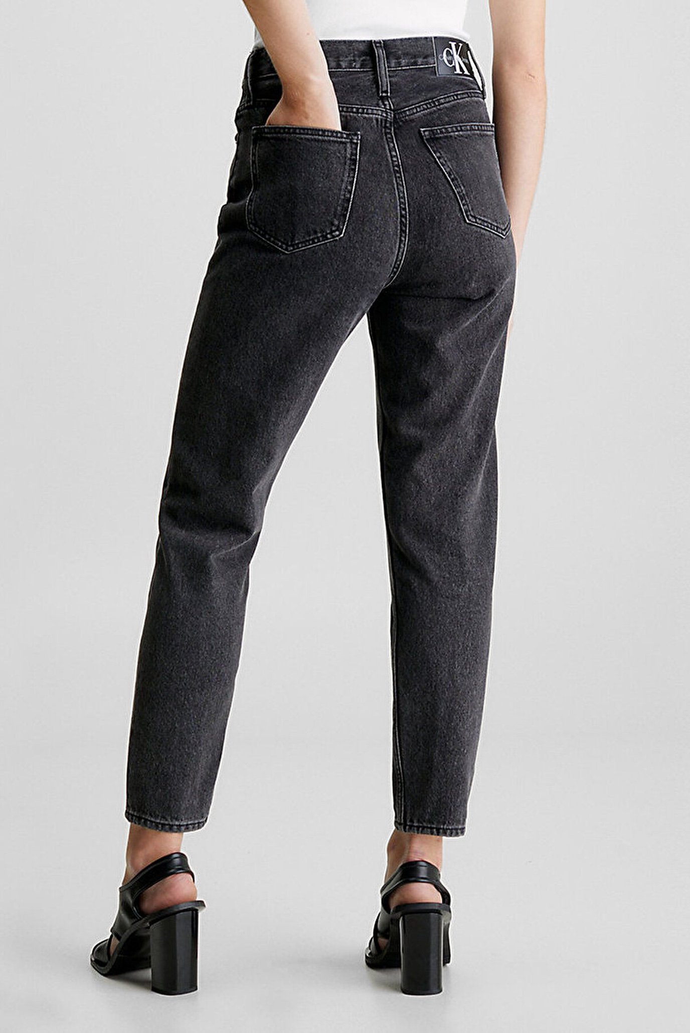 Женские черные джинсы MOM 3