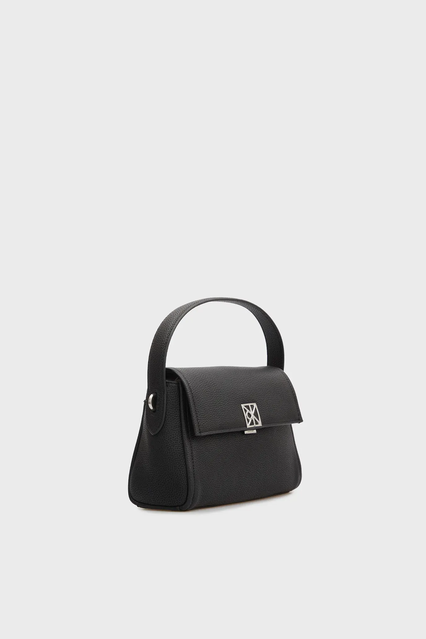 Сумка EMBLEM HW PEBBLE SHOULDER BAG 25 3