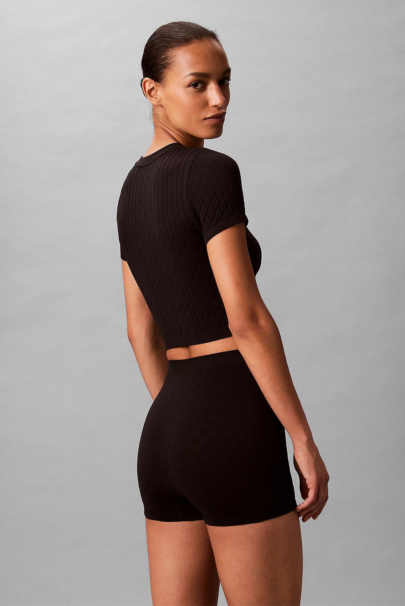 Шорты SEAMLESS SHORTIE 3