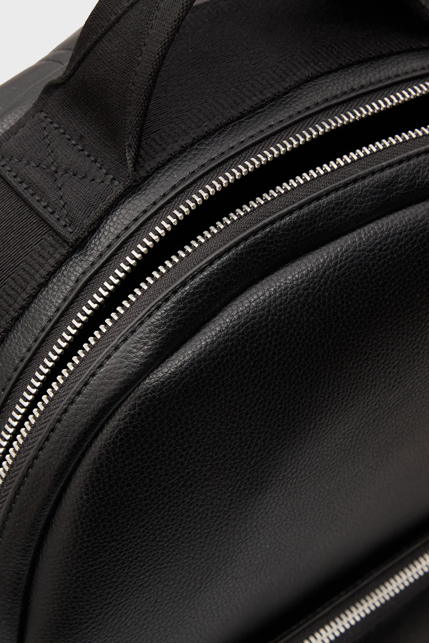 Рюкзак WEBBING STRAP ROUND BACKPACK 5