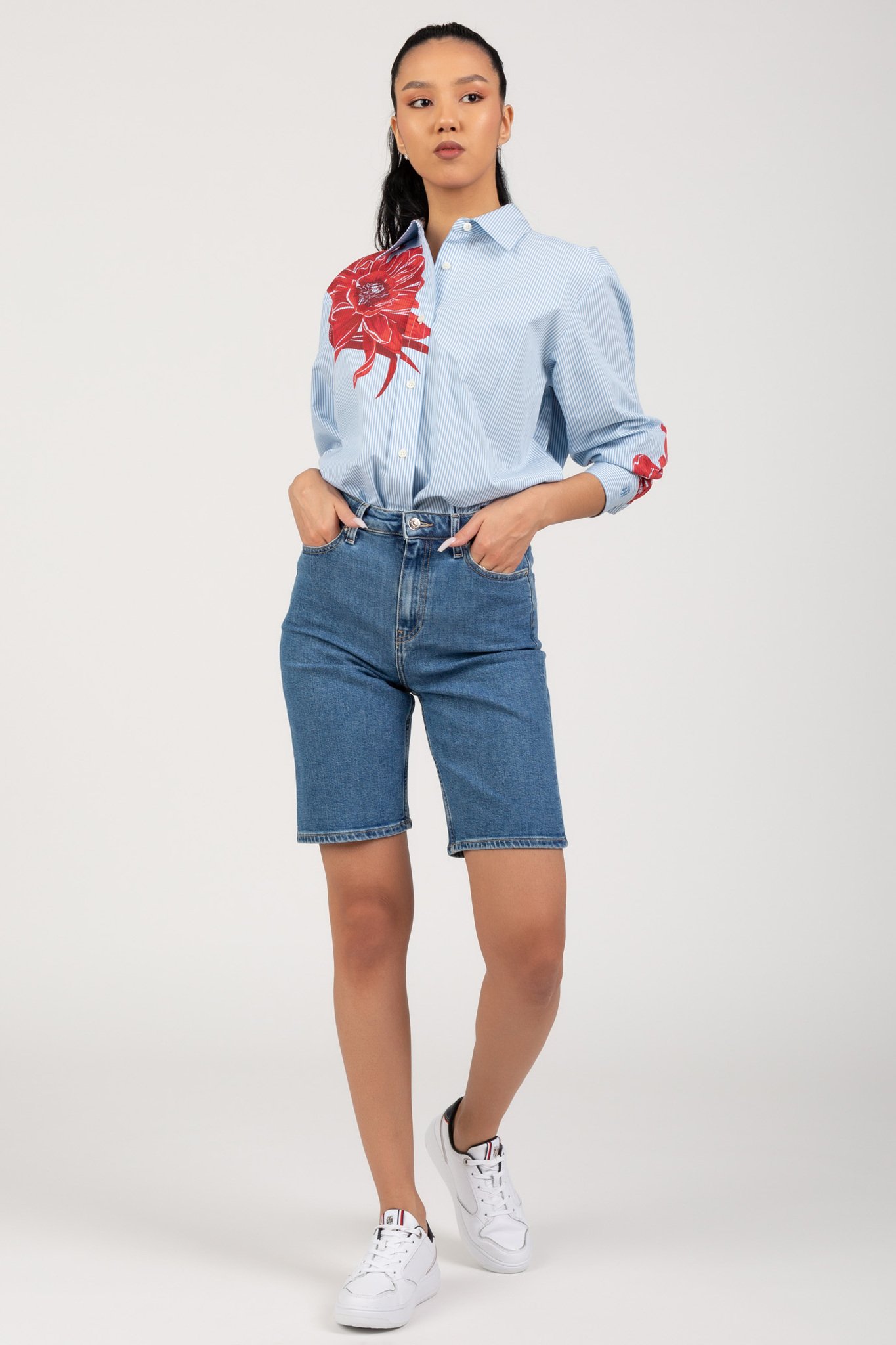 Женские синие джинсовые шорты DNM CLASSIC STRAIGHT SHORT AURATommy Hilfiger Женские синие джинсовые шорты DNM CLASSIC STRAIGHT SHORT AURA 5