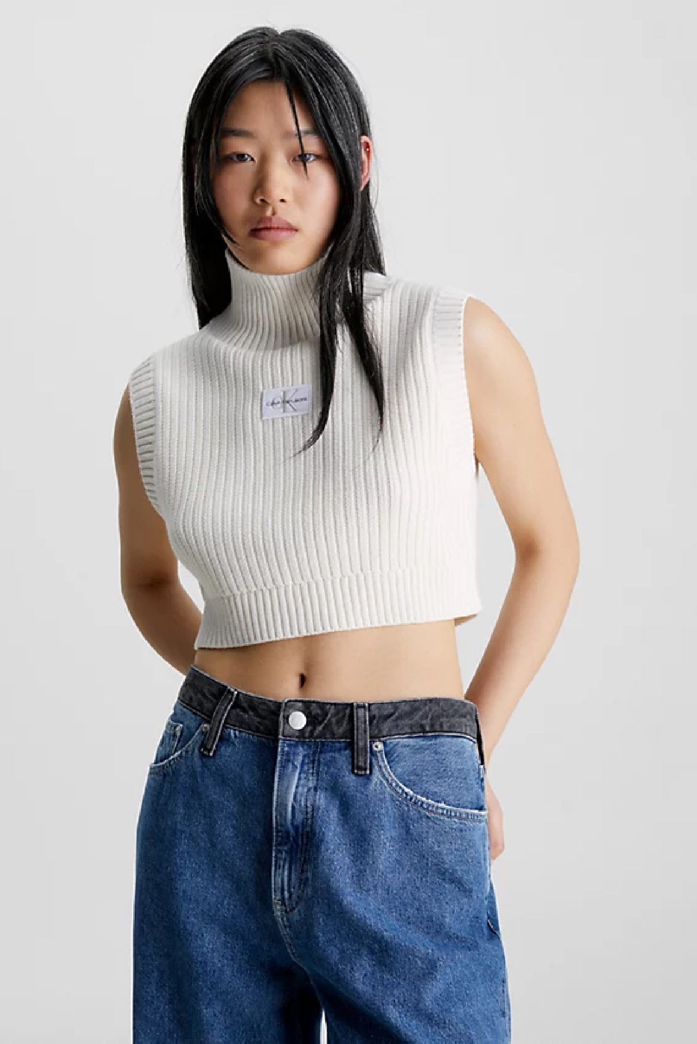 Гольф BADGE CROPPED HIGH NECK VEST 1