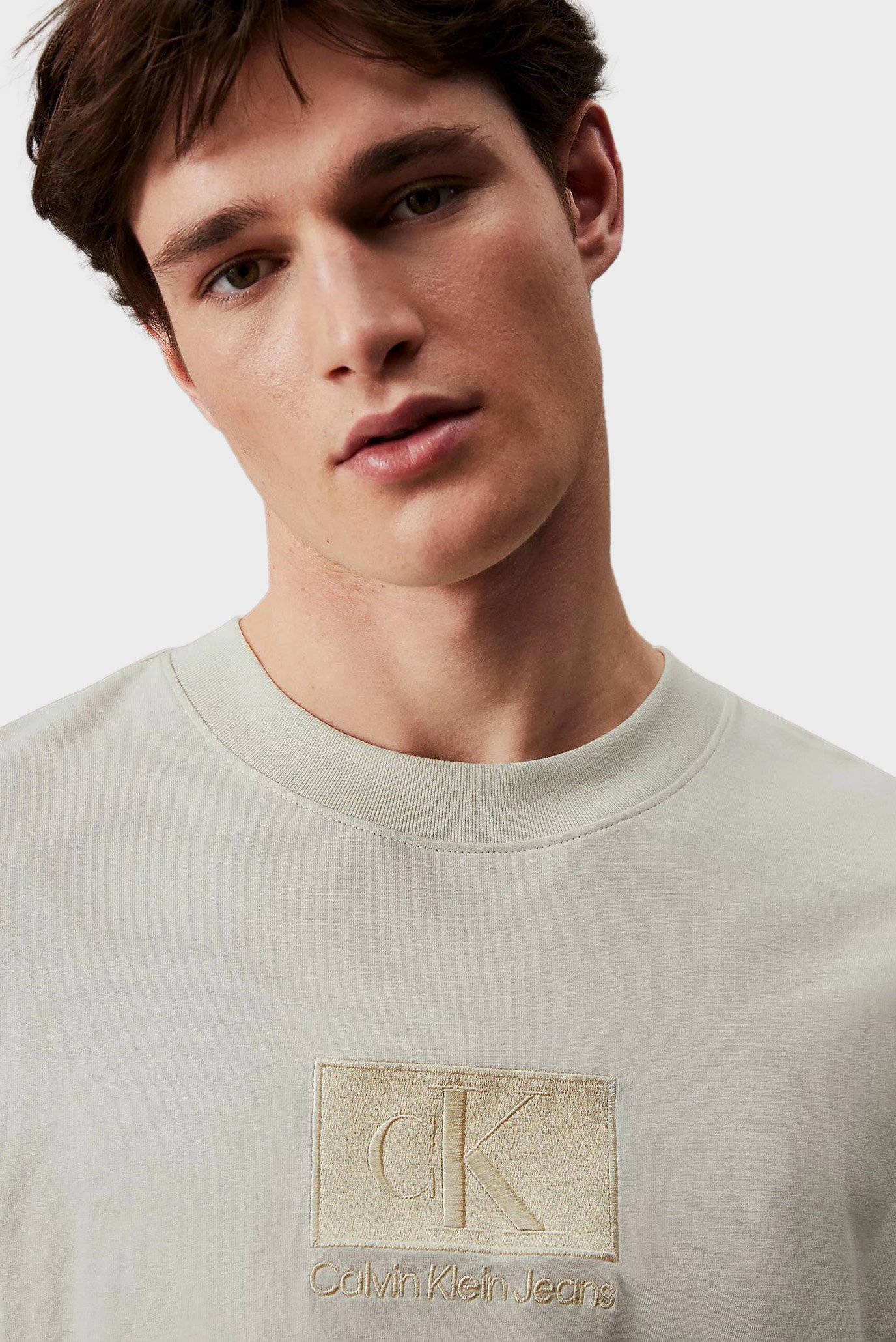 Мужская белая футболка EMBROIDERY PATCH 4