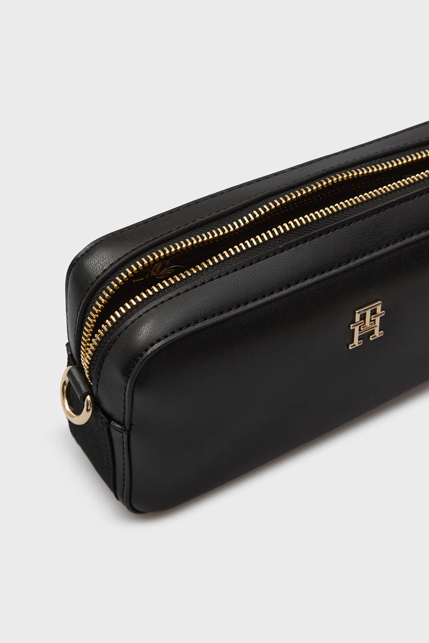 Женская черная сумка TH DISTINCT CAMERA BAG 5