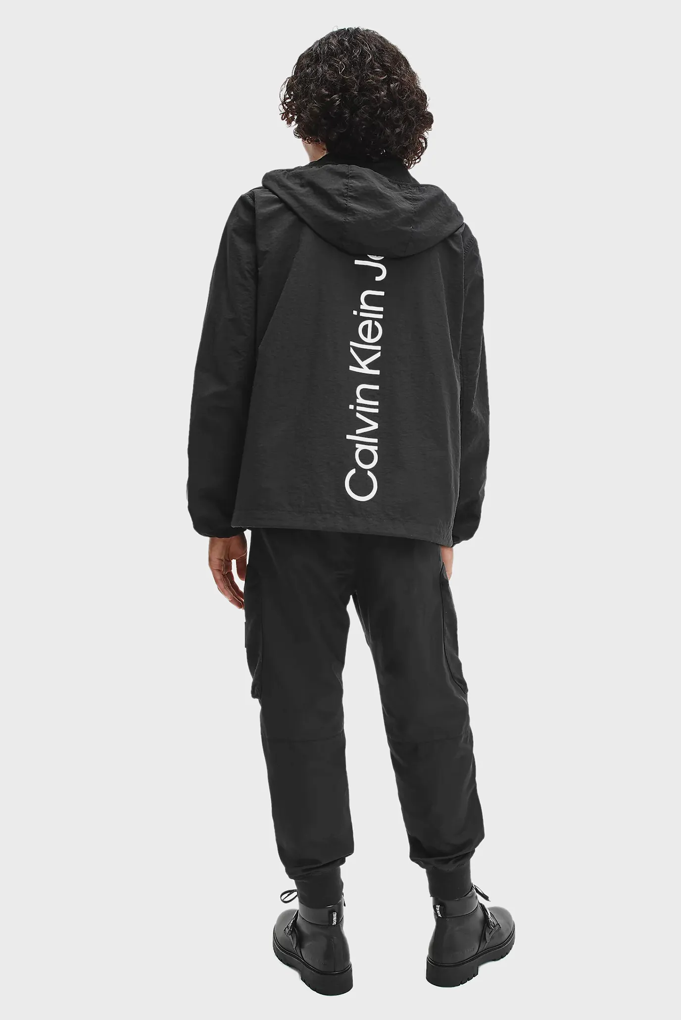 Мужская черная ветровка 8