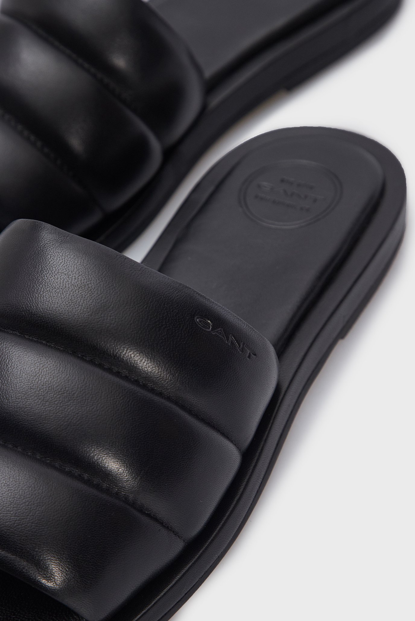 Женские черные кожаные слайдеры Khiria 6