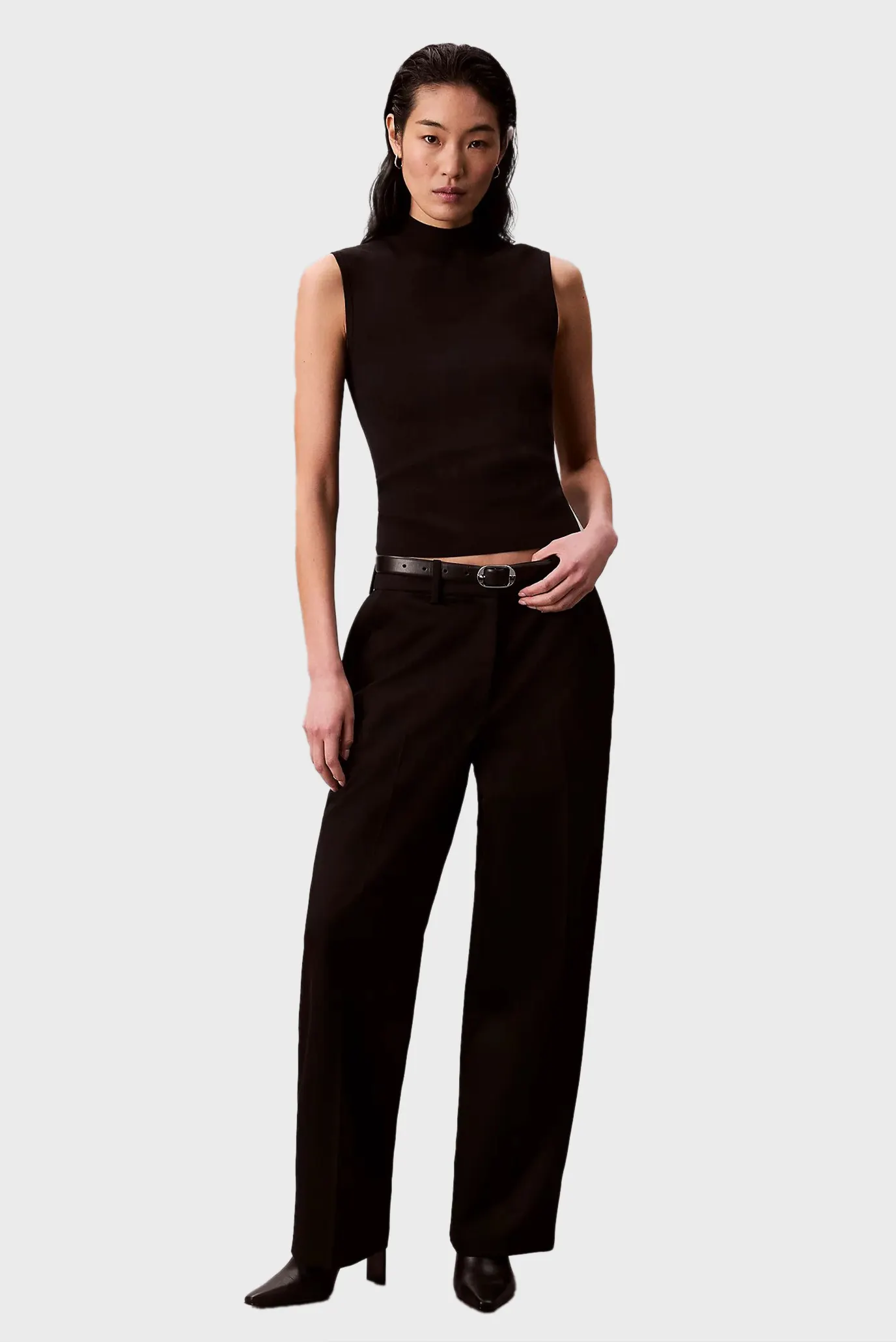 Топ Sleeveless Mockneck 2