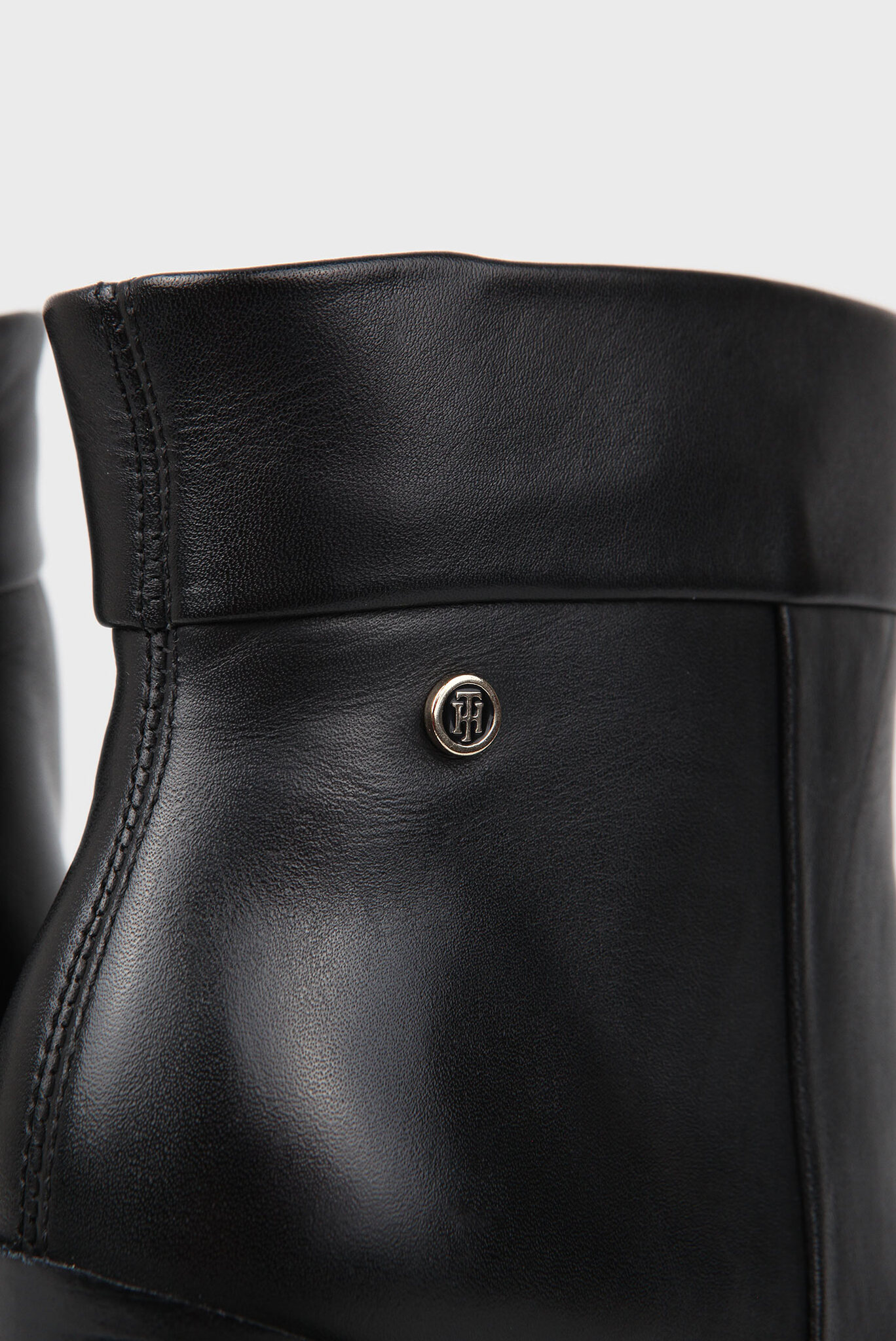 Женские черные кожаные ботильоны 5