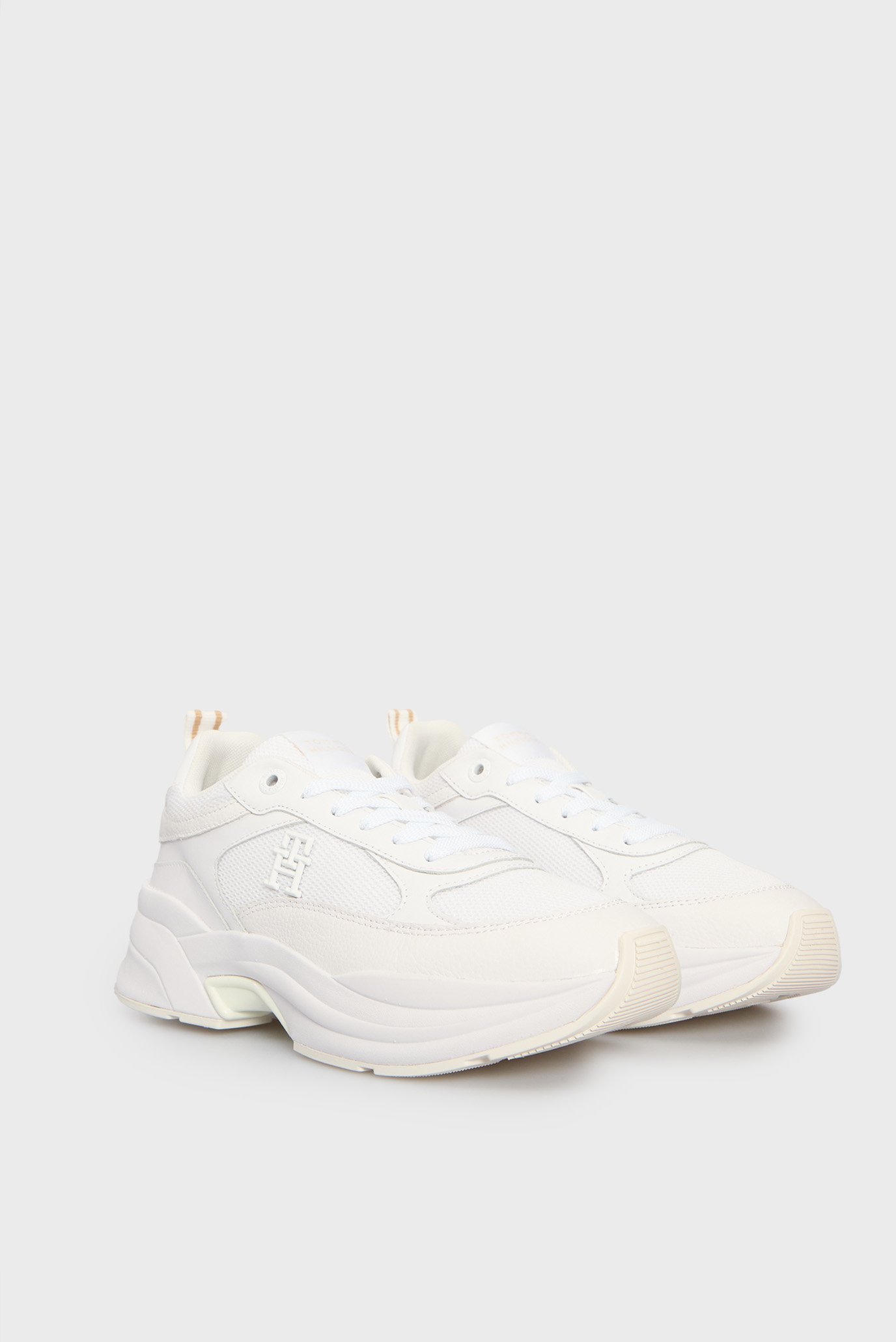 Женские белые кроссовки TH CHUNKY RUNNER 3