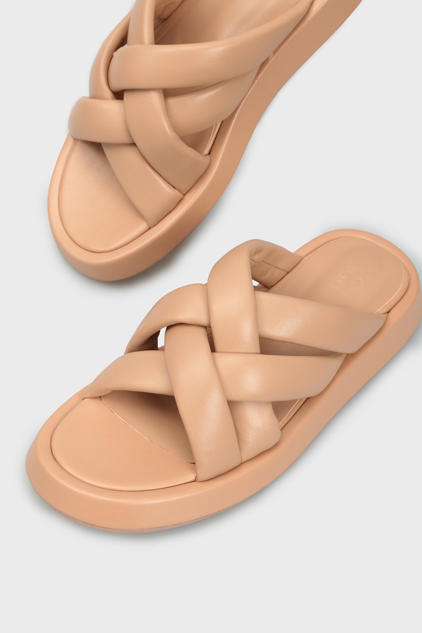 Женские бежевые кожаные слайдеры Campania 2