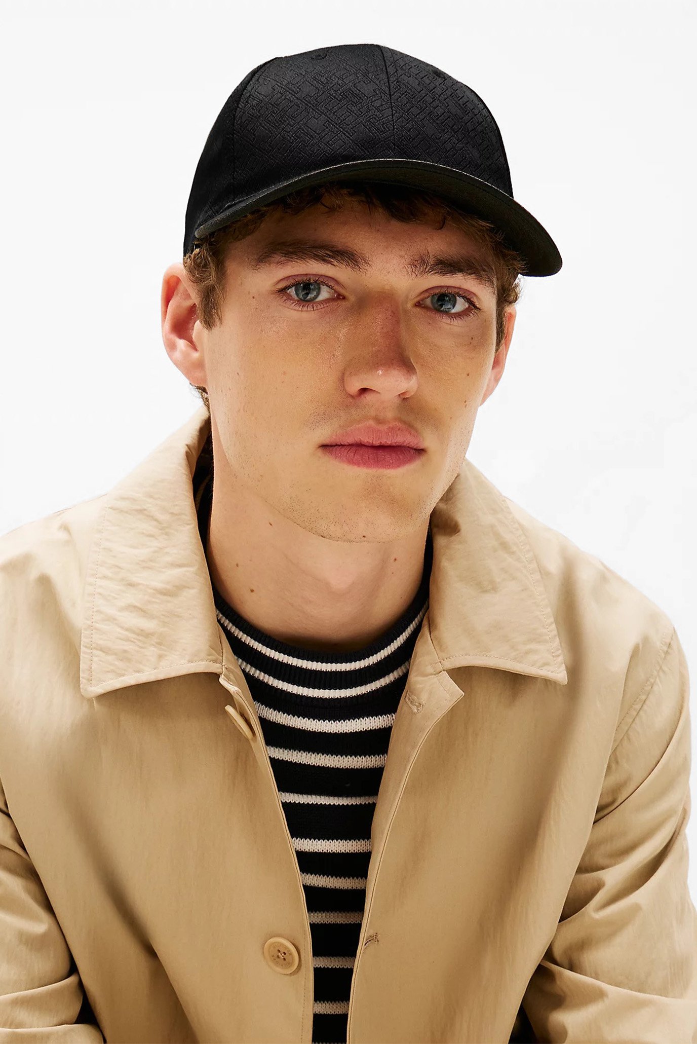 Кепка TH MONOGRAM AOP 6 PANEL CAPTommy Hilfiger Кепка TH MONOGRAM AOP 6 PANEL CAP 4