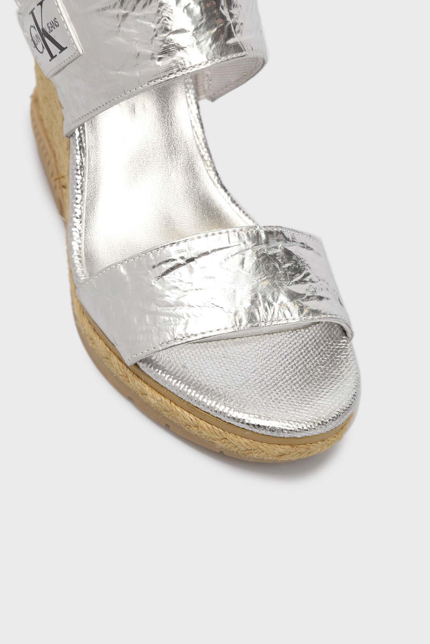 Серебряные босоножки 3