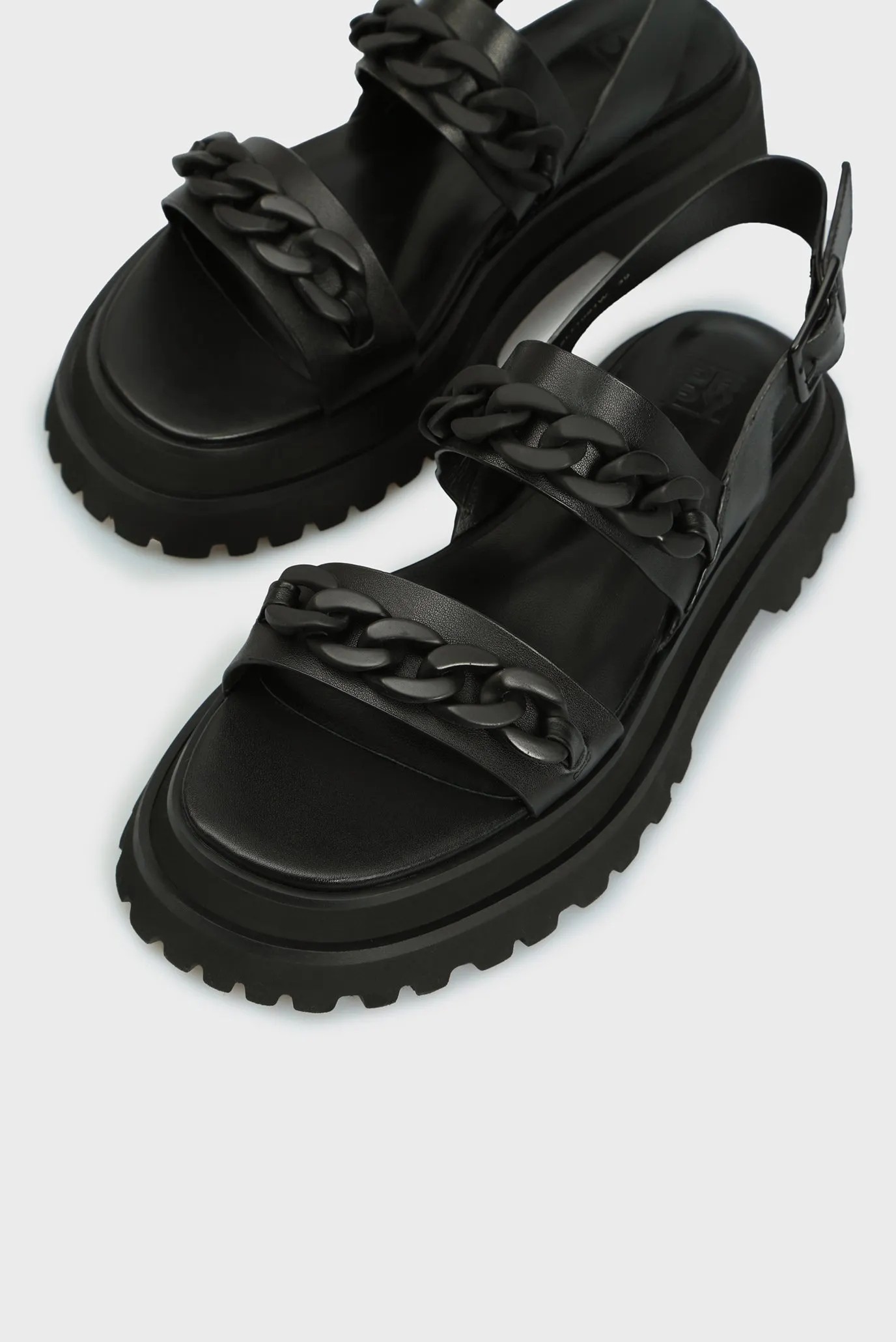 Женские черные кожаные сандалии Sicilia 2