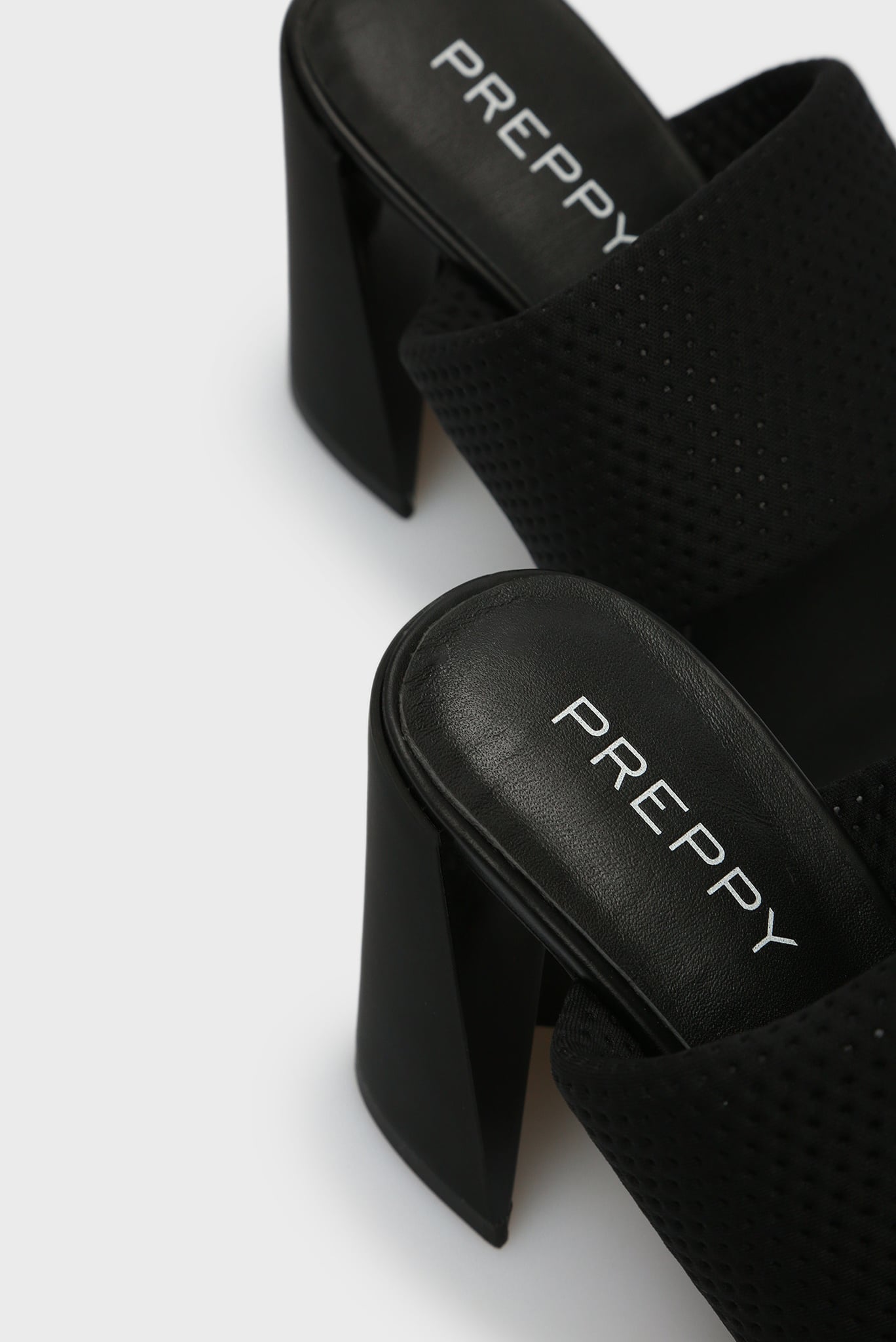 Женские черные кожаные мюли 5