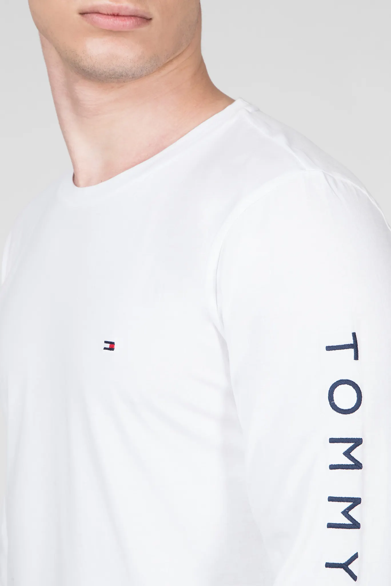 Мужской белый лонгслив 4