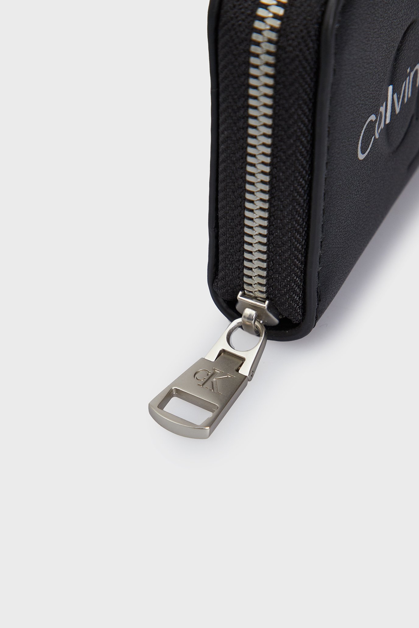 Кошелек SCULPTED MED ZIP AROUND MONO 2