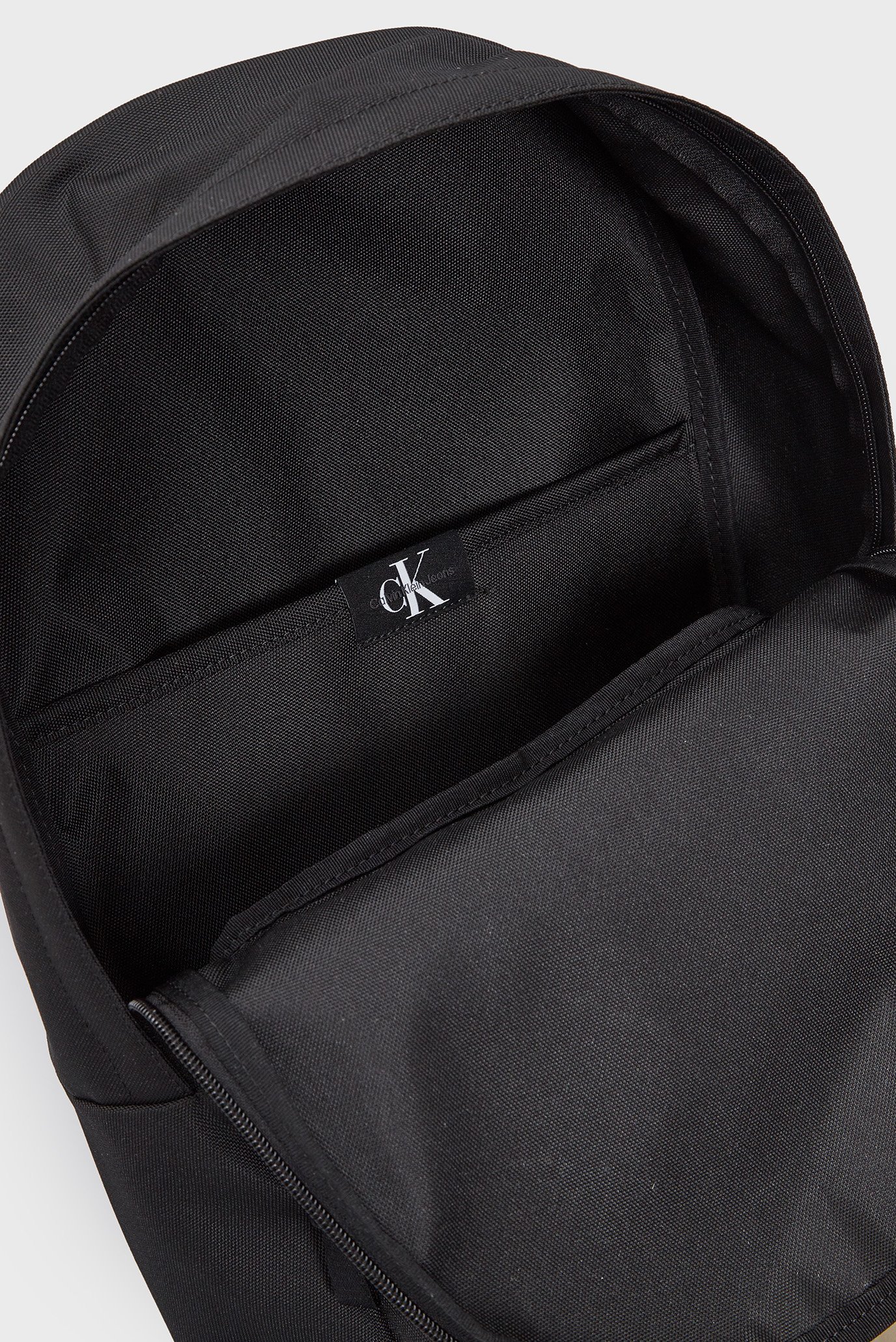 Мужской черный рюкзак SPORT ESSENTIALS CAMPUS 9