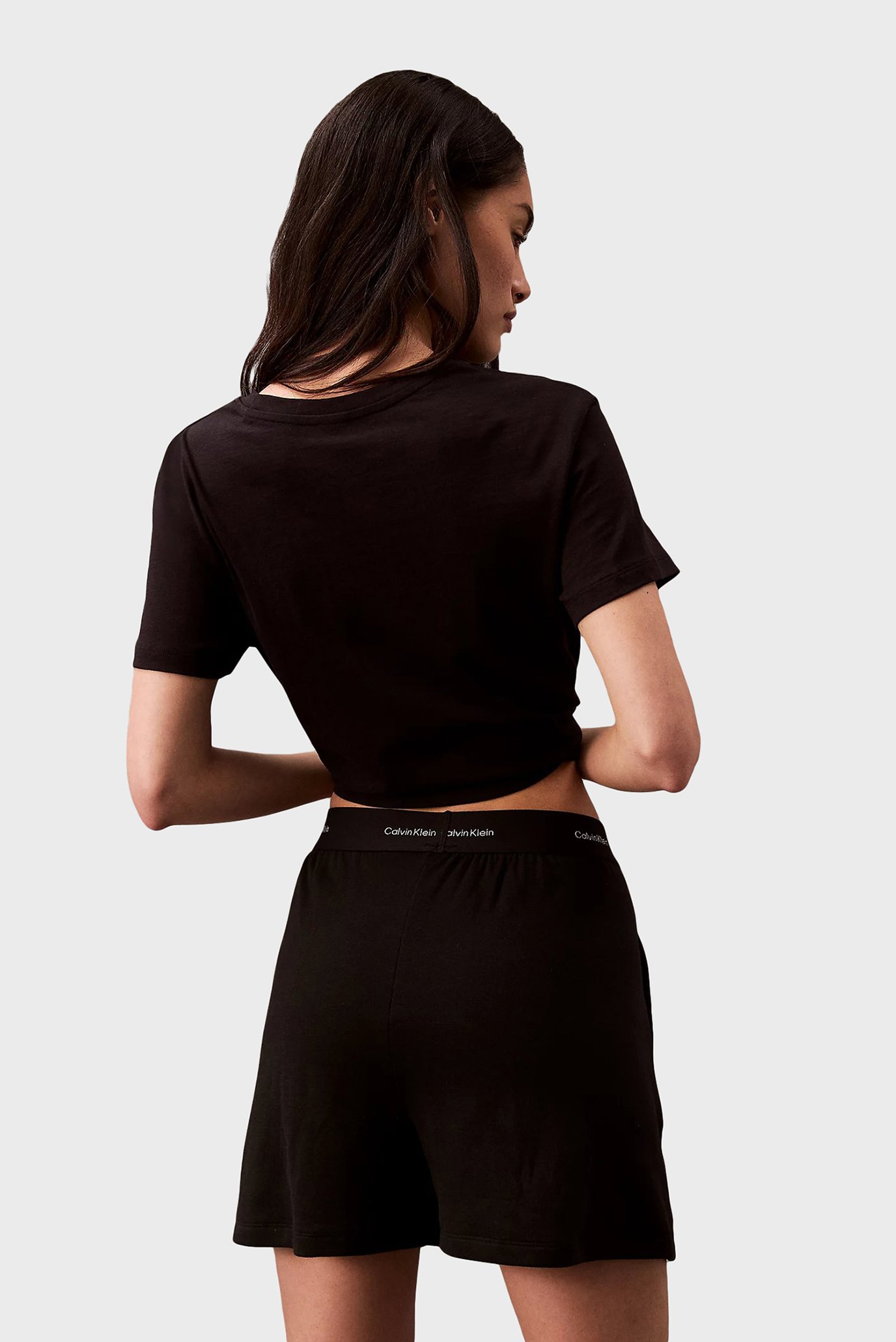 Женские черные шортыCalvin Klein Женские черные шорты 3