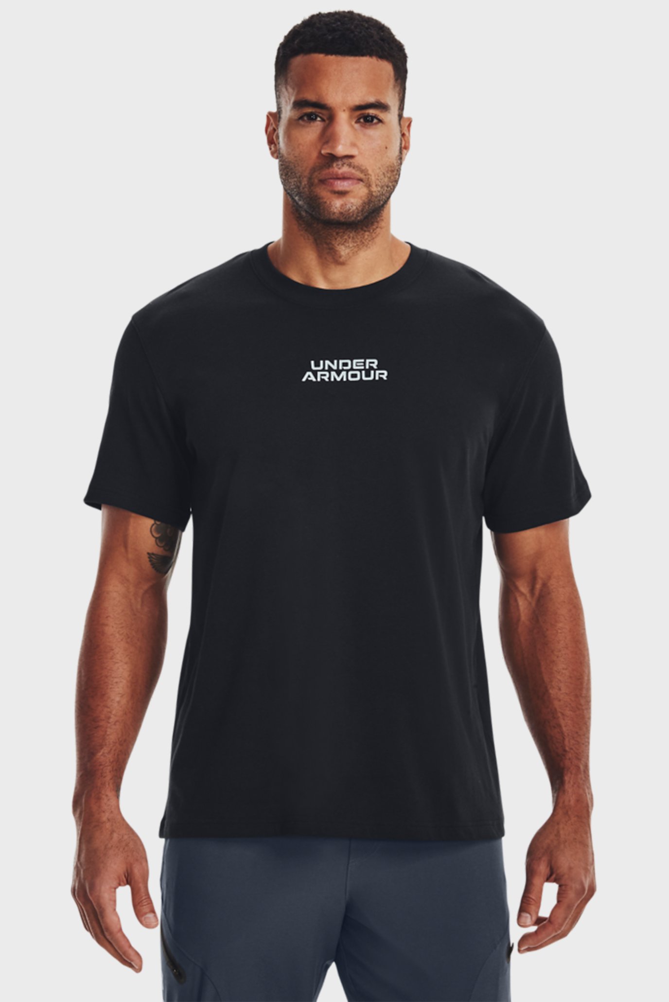 Мужская черная футболка UA OUTLINE HEAVYWEIGHT SS 1