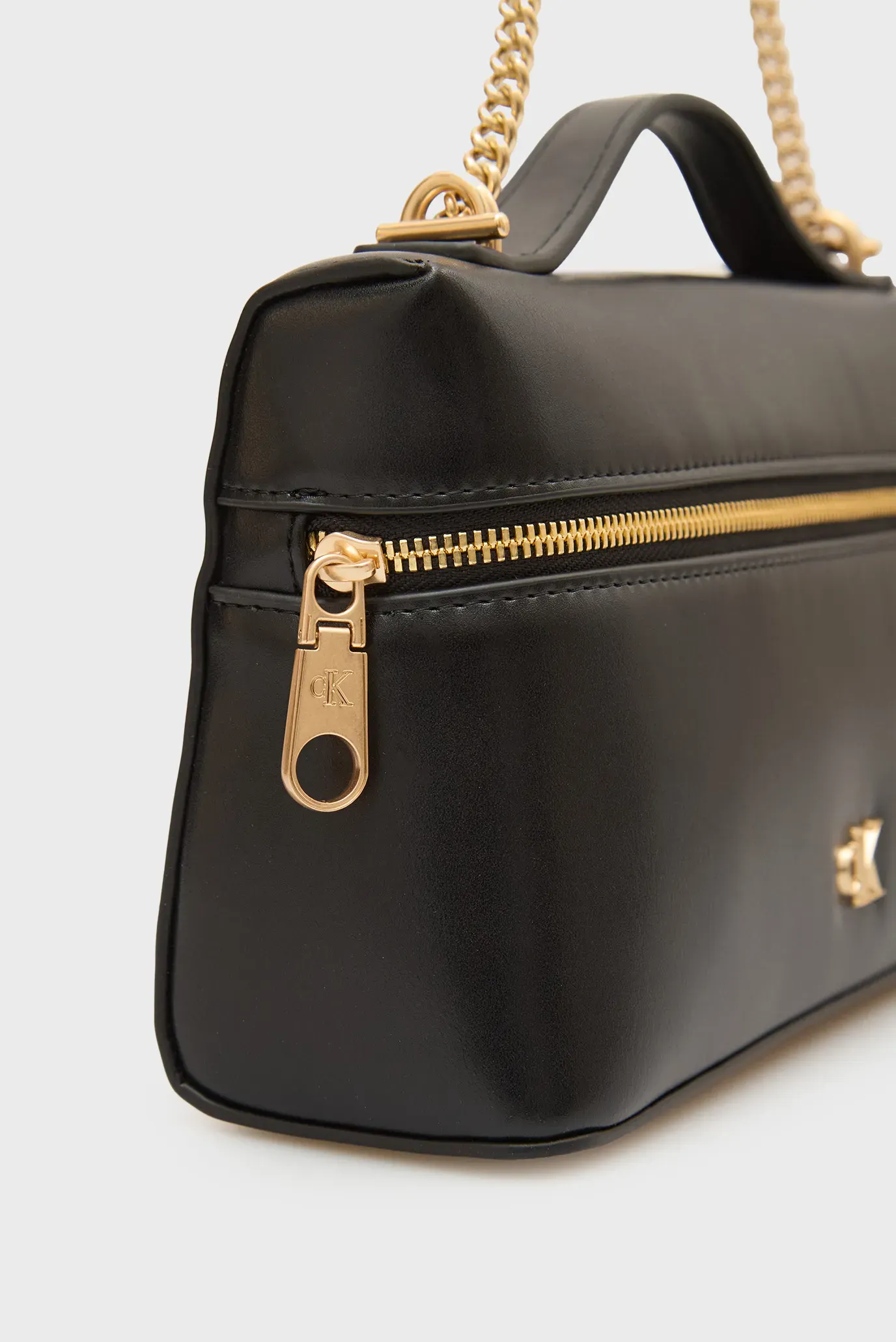 Сумка CK BEAUTY CASE ON CHAIN 7