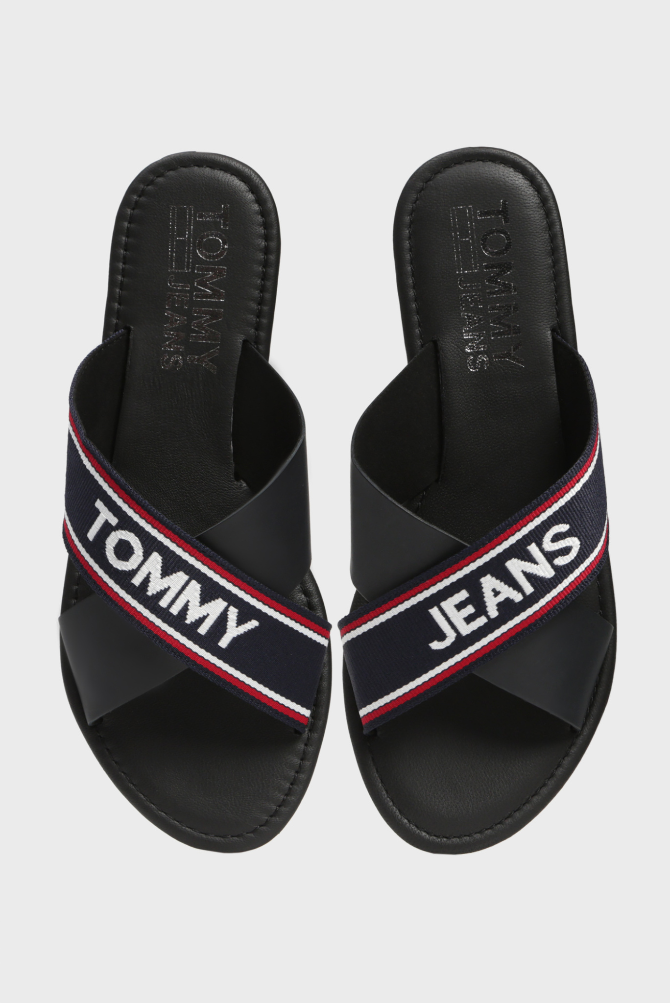 Женские черные слайдеры POP 3