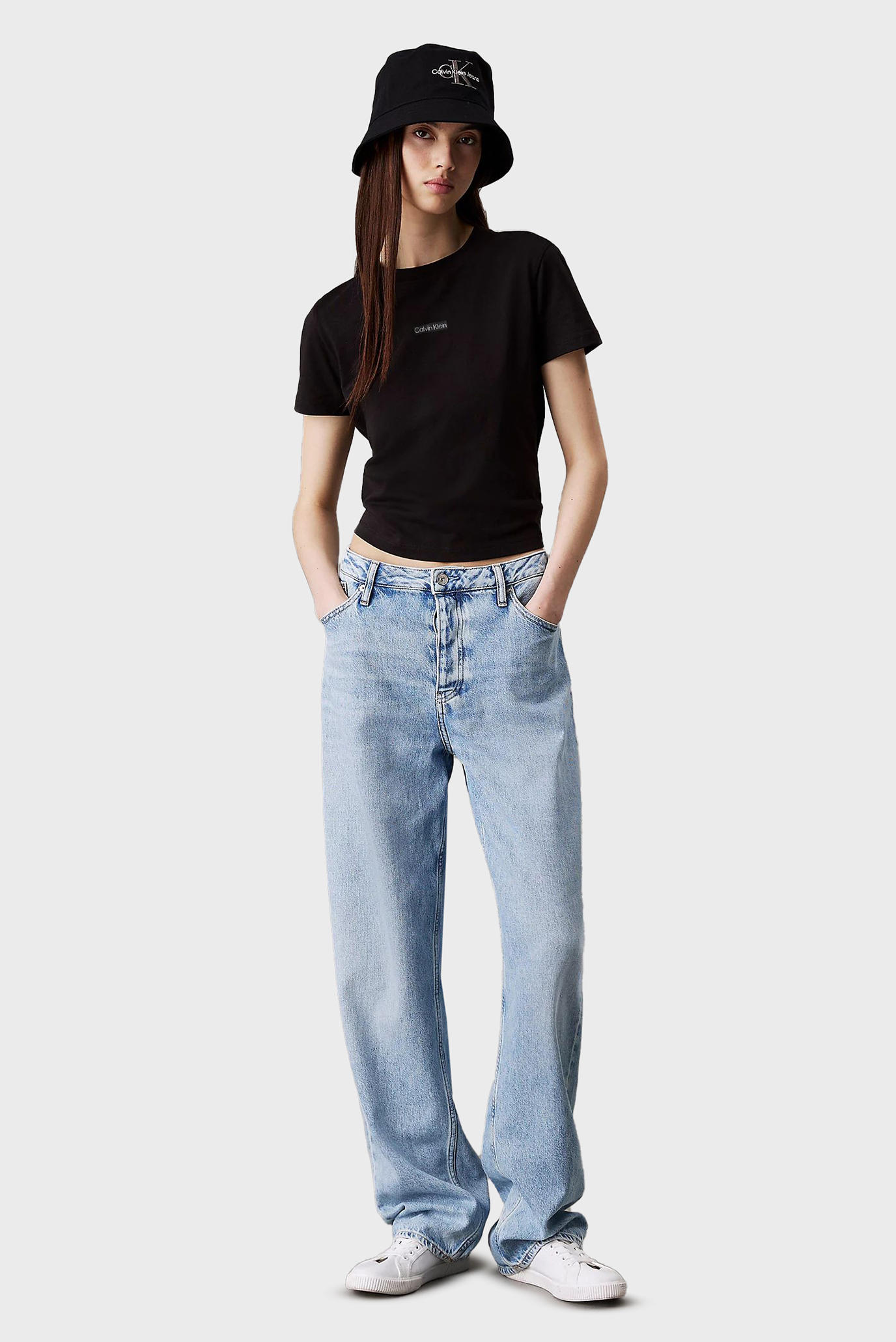 Женская черная футболка PLACED INSTITUTIONAL BABY TEE 2